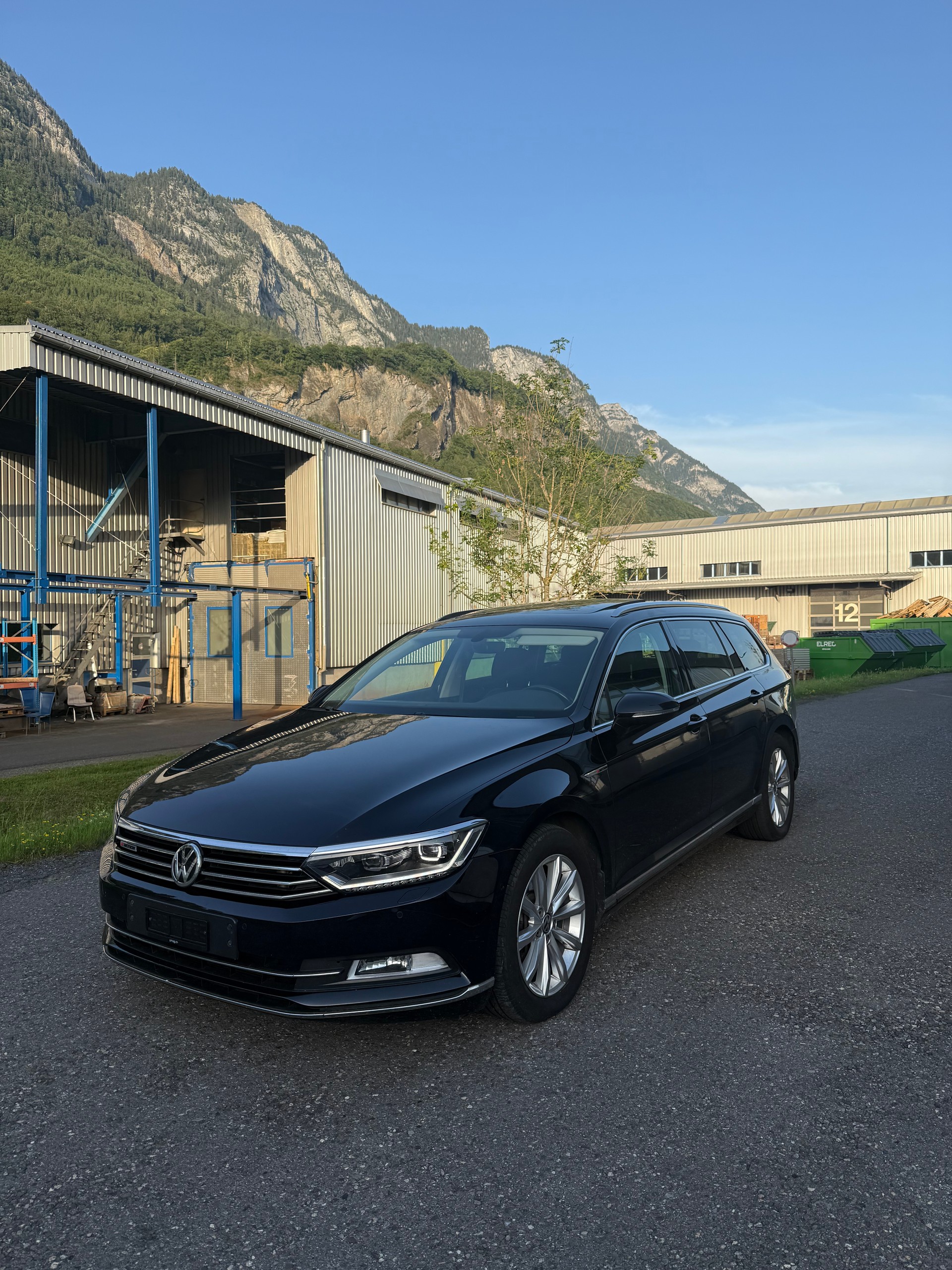 VW Passat Variant 2.0 TDI BMT High. DSG 4Motion-image-2