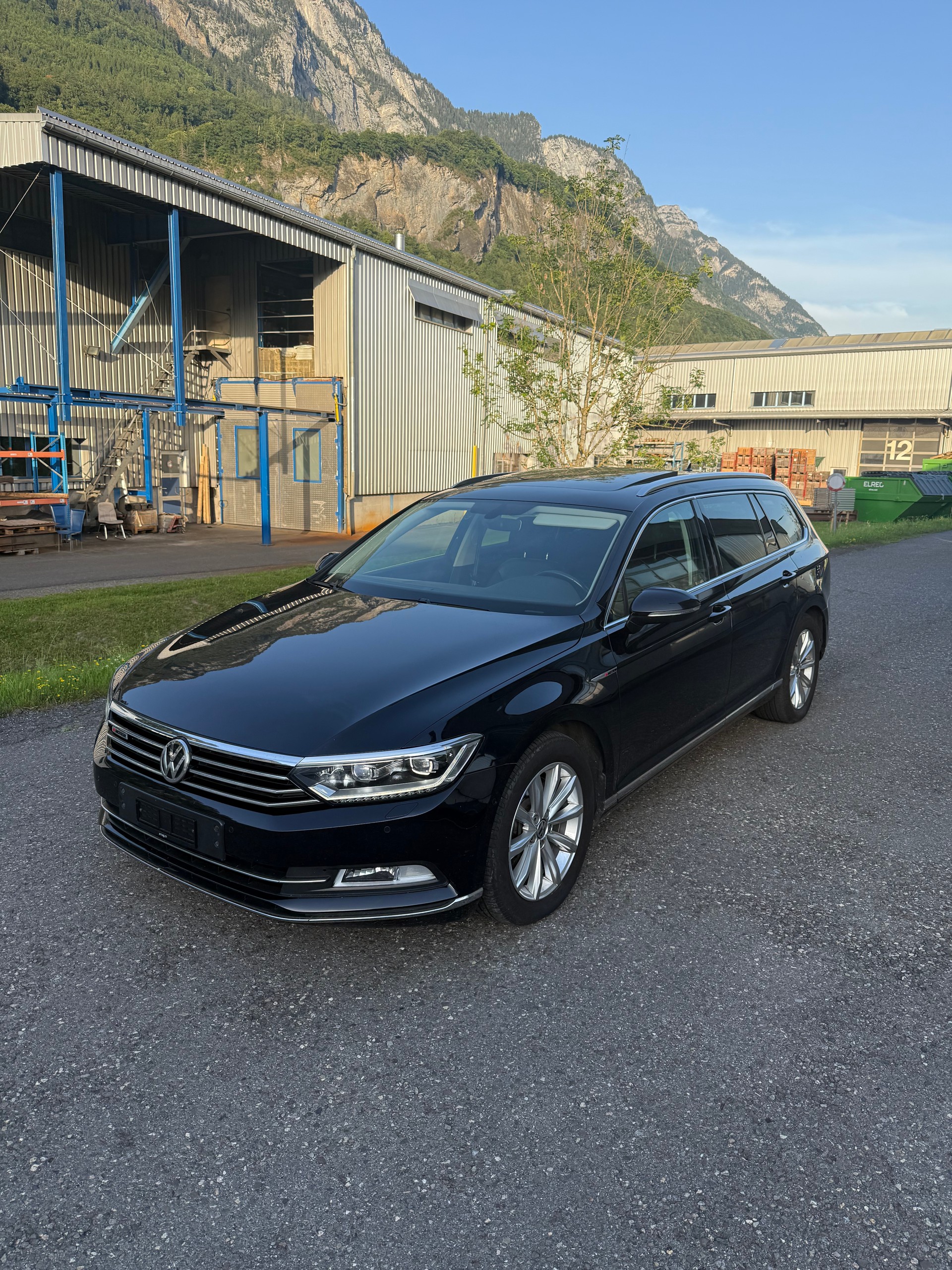 VW Passat Variant 2.0 TDI BMT High. DSG 4Motion-image-1