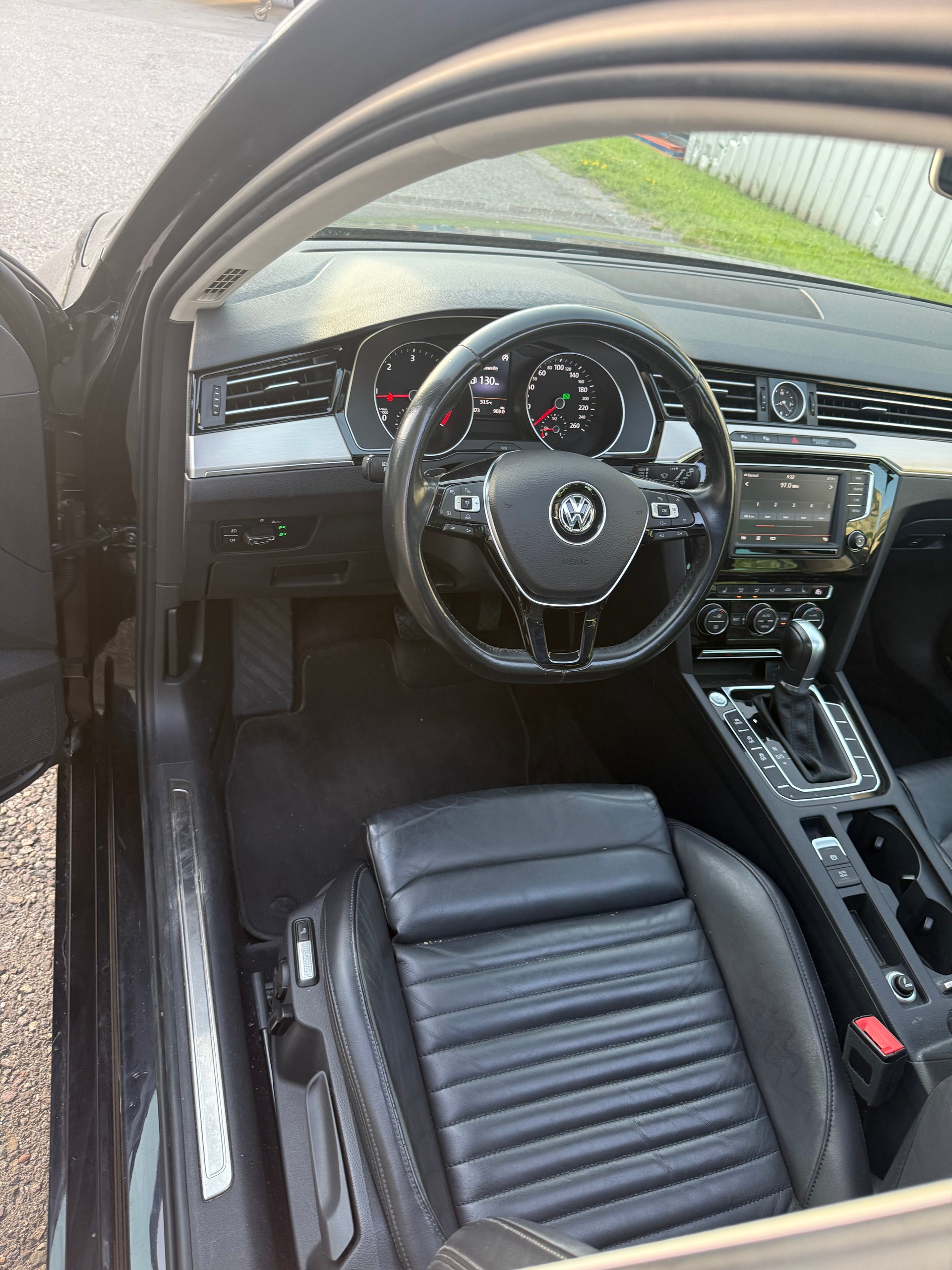 VW Passat Variant 2.0 TDI BMT High. DSG 4Motion-image-9