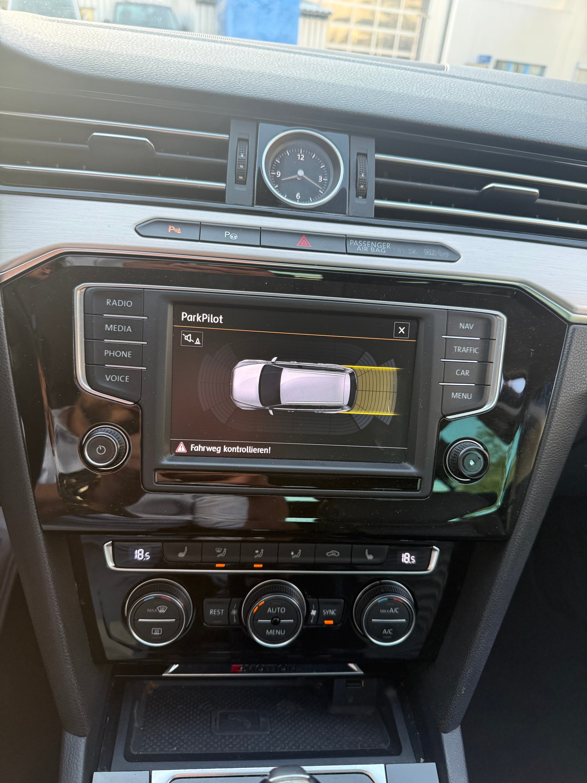 VW Passat Variant 2.0 TDI BMT High. DSG 4Motion-image-14