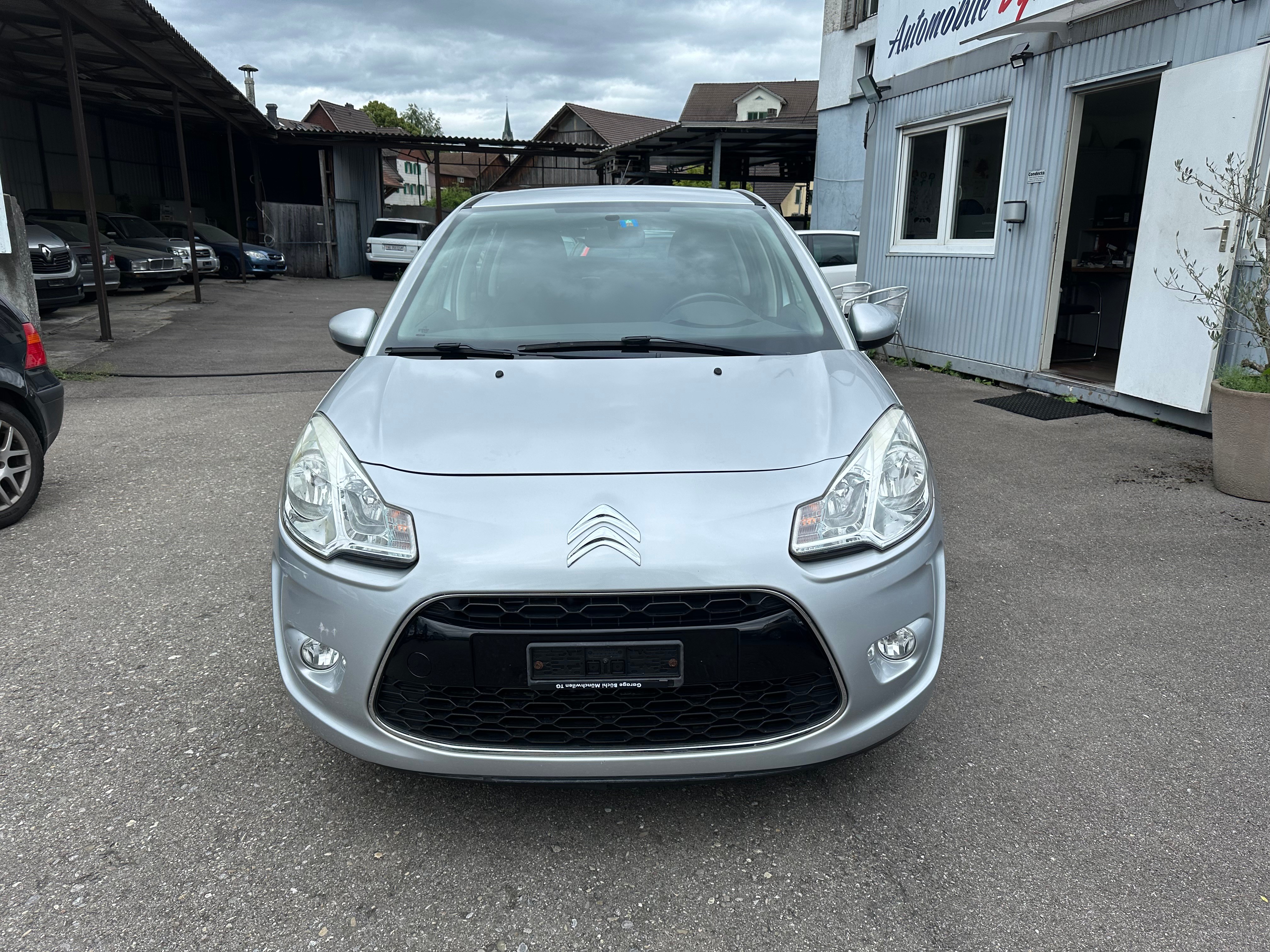 Car photo