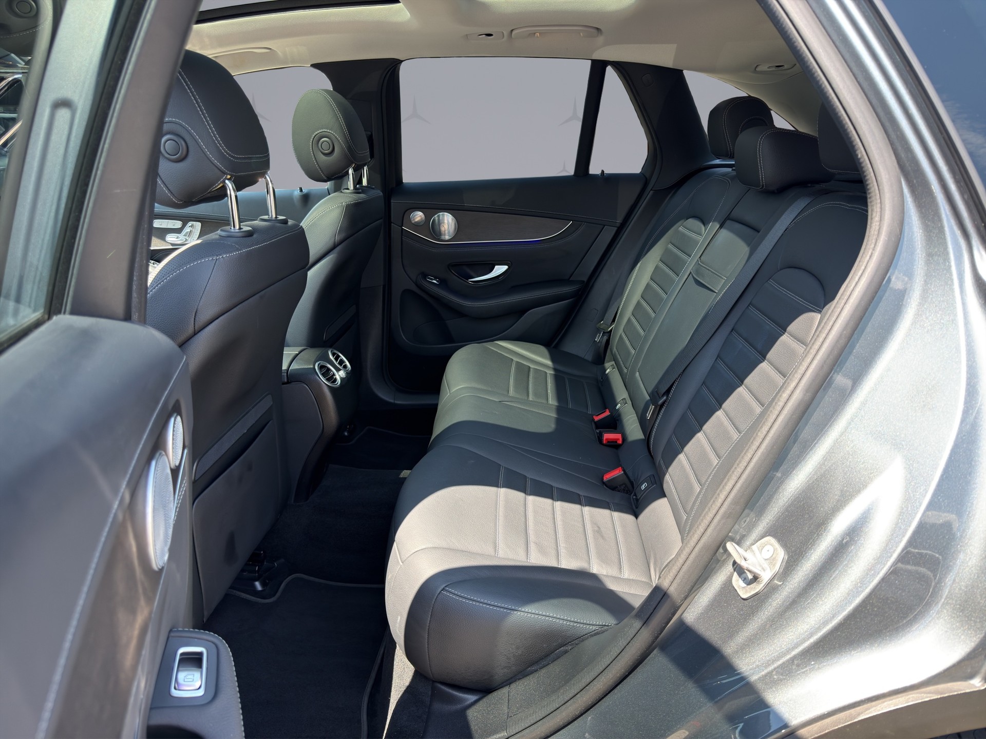 MERCEDES-BENZ GLC 300 4m-image-8