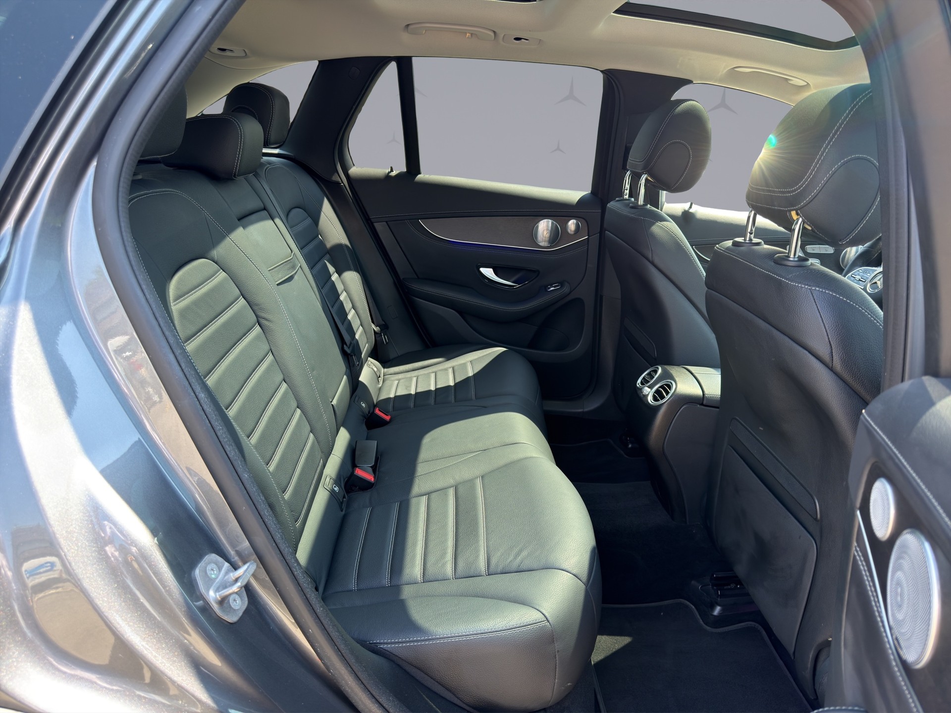 MERCEDES-BENZ GLC 300 4m-image-12