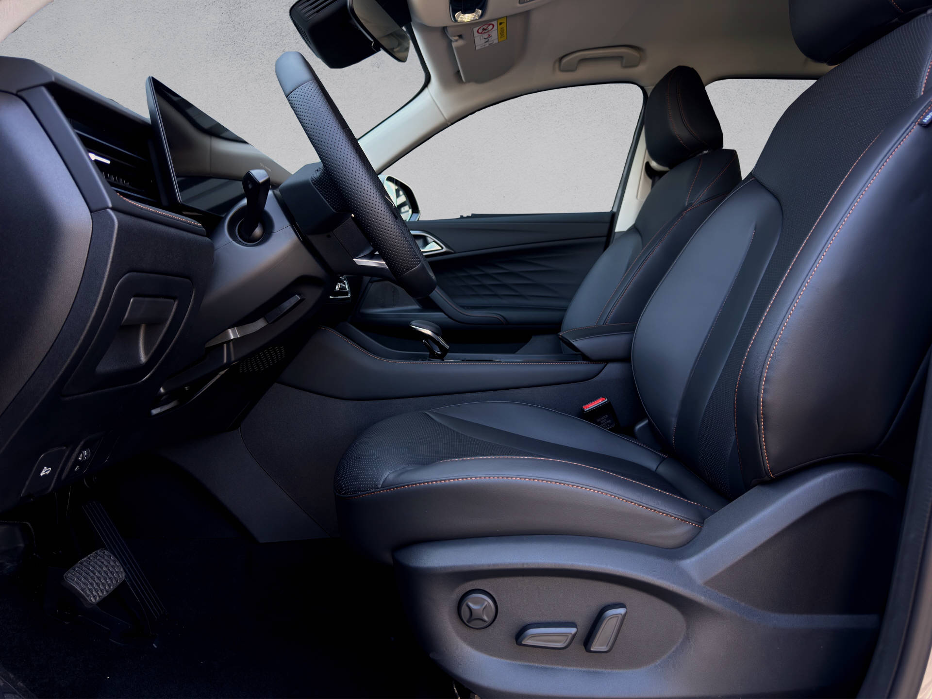 MG HS 1.5 Hybrid Luxury-image-8