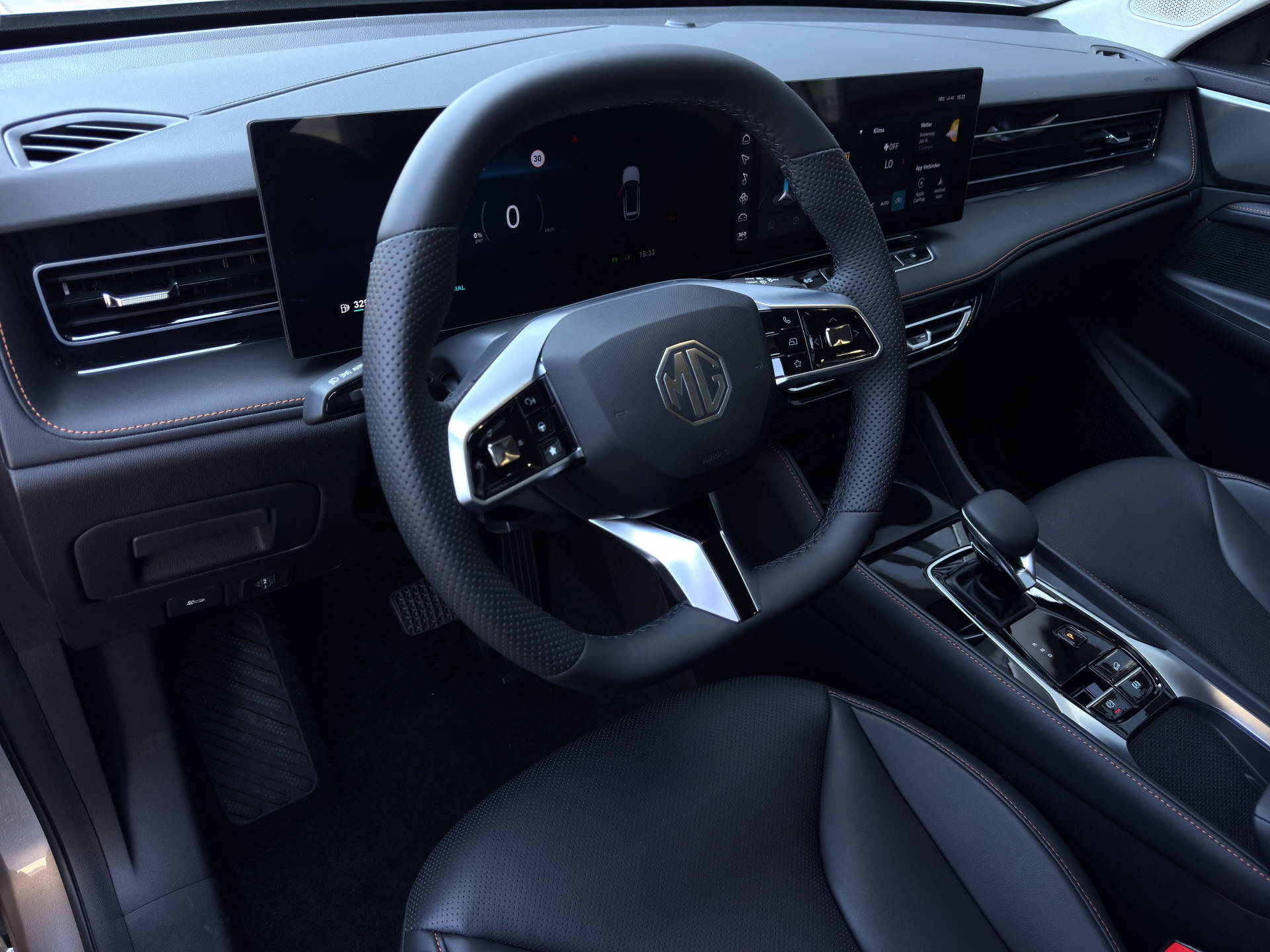 MG HS 1.5 Hybrid Luxury-image-11