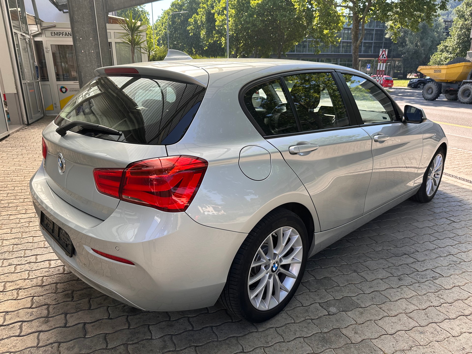 BMW 118d-image-2