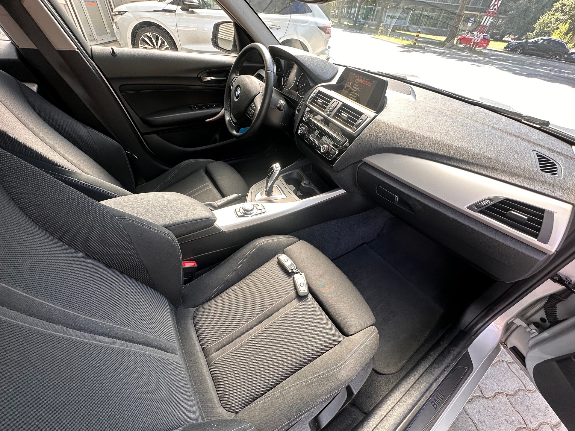 BMW 118d-image-4