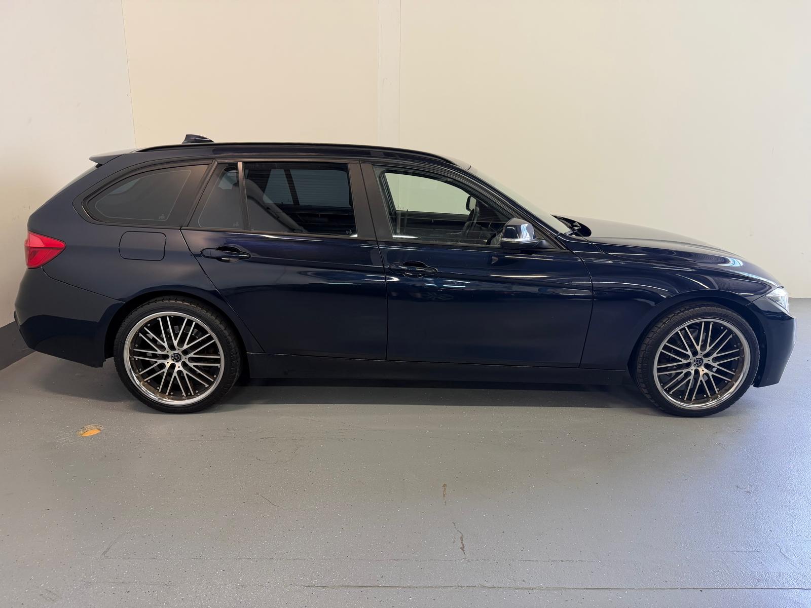 BMW 320d Touring Steptronic-image-7