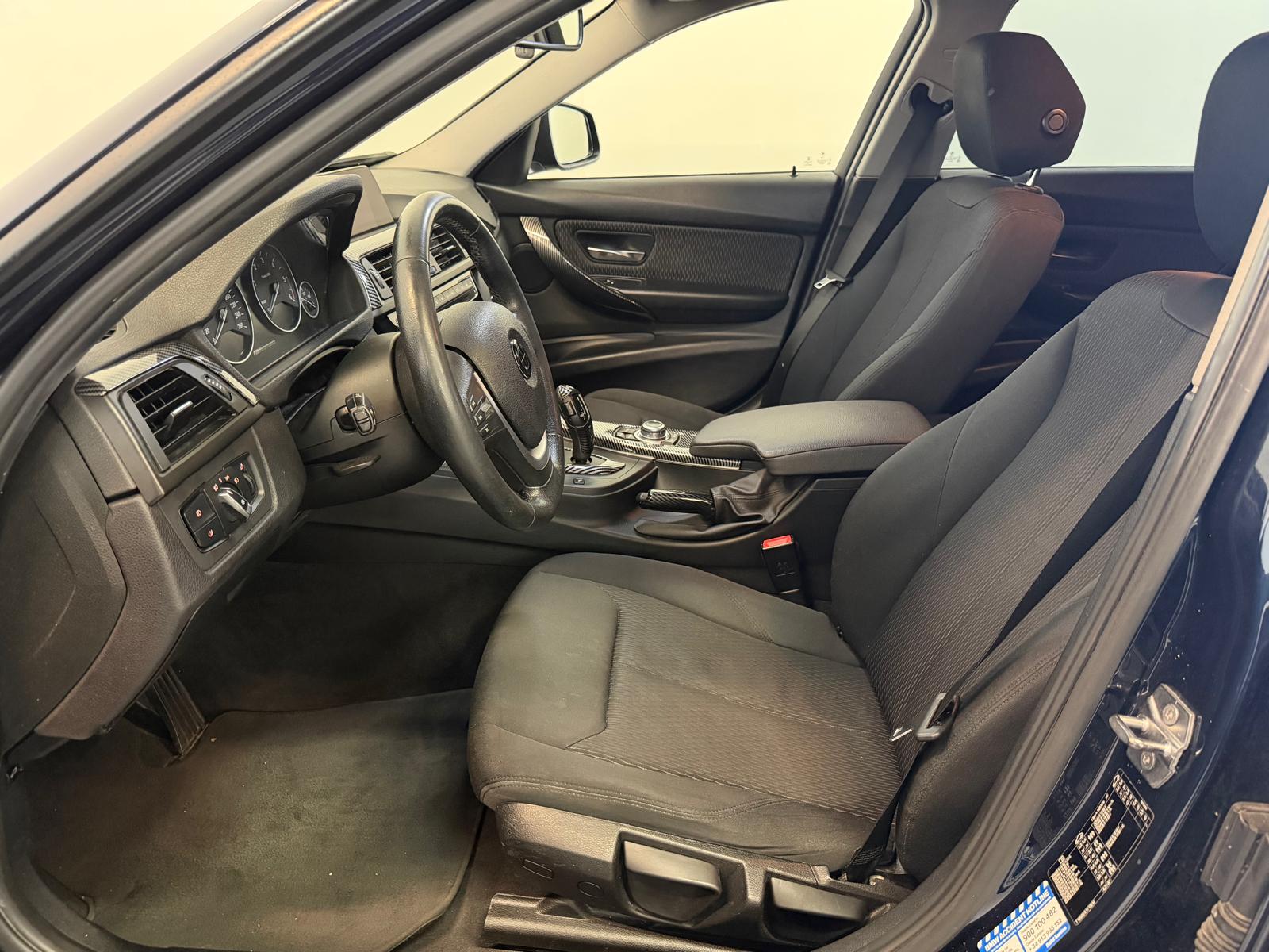 BMW 320d Touring Steptronic-image-17