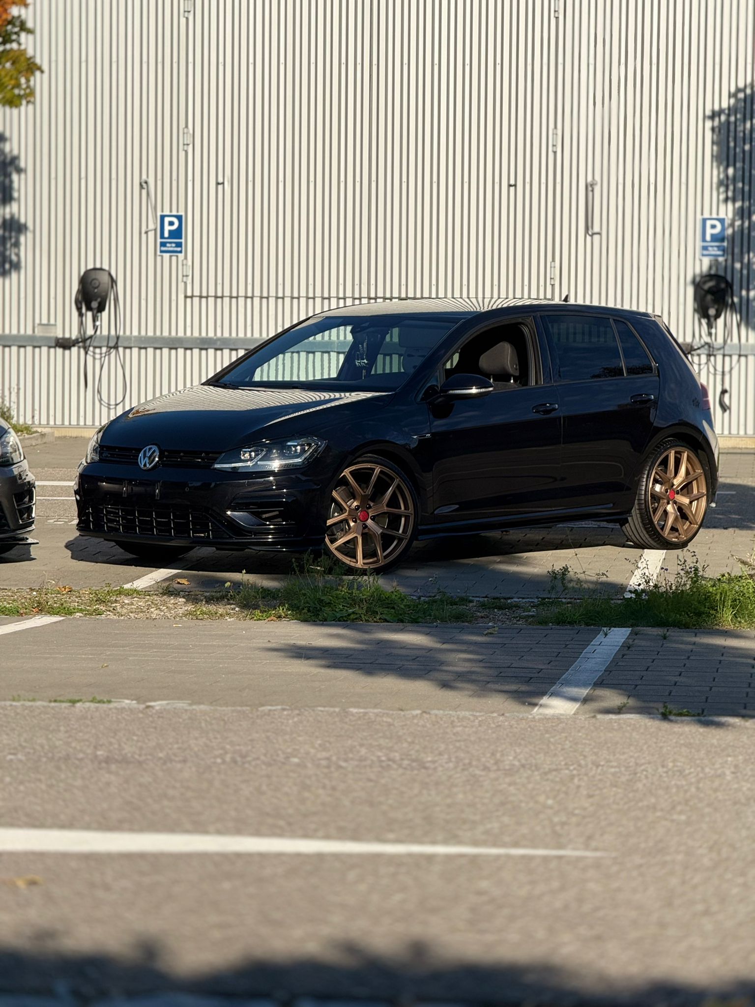 VW 2.0 TSI R DSG 4motion-image-2