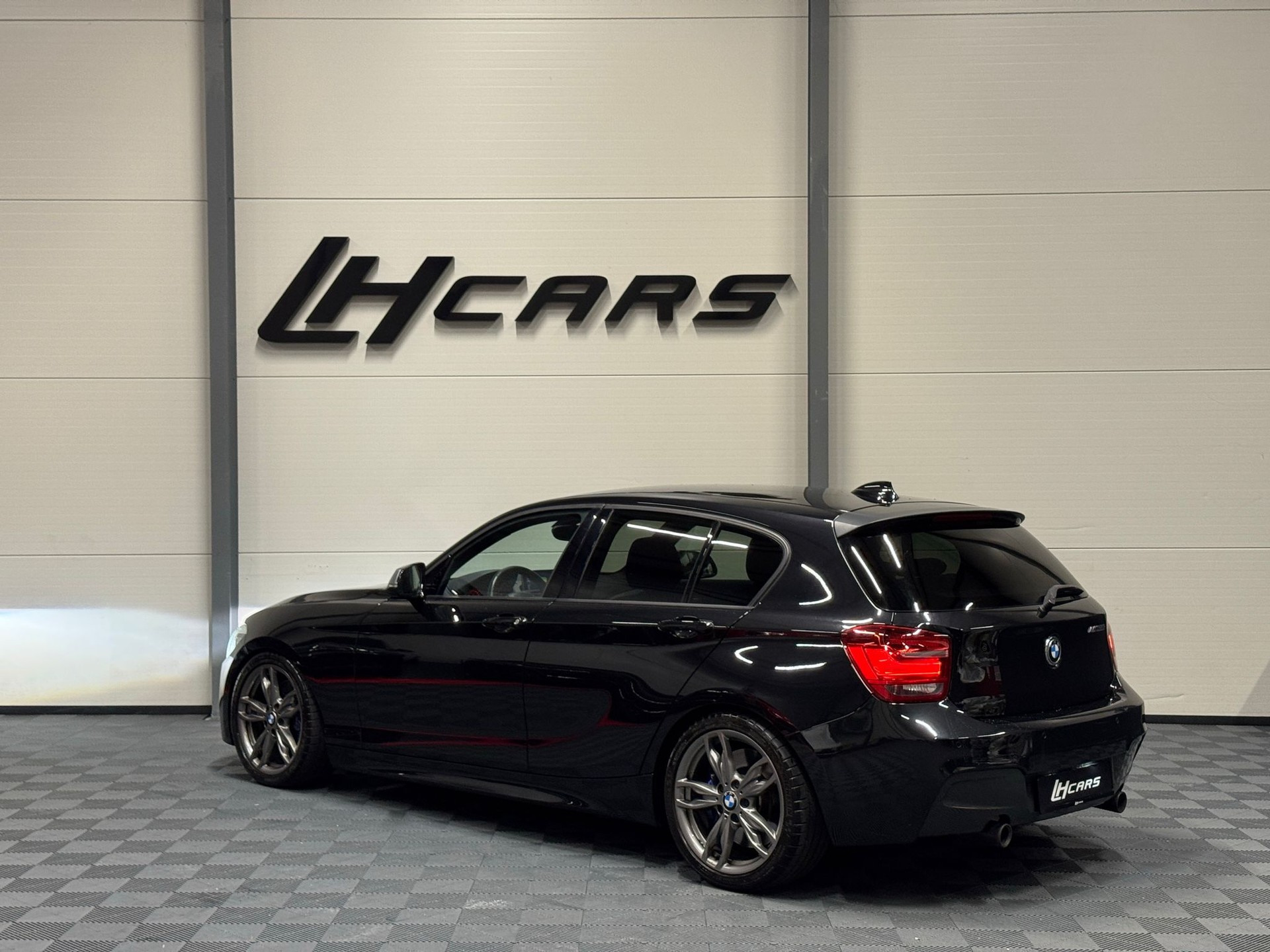 BMW M135i-image-1