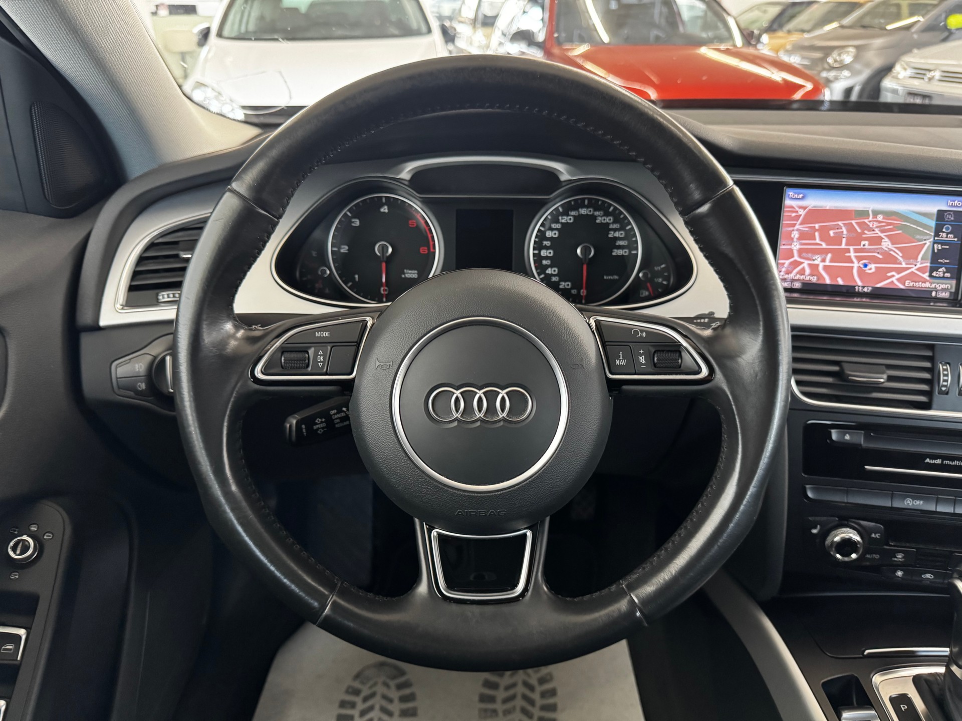 AUDI A4 Avant 2.0 TDI Attraction multitronic-image-17