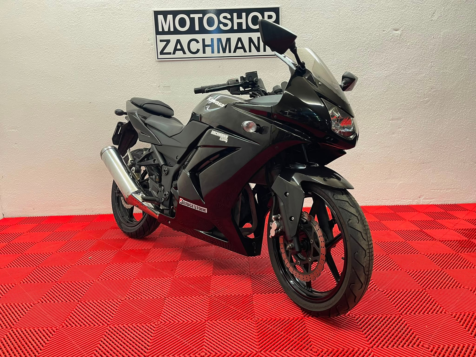 KAWASAKI Ninja 250 R-showroom-element-1
