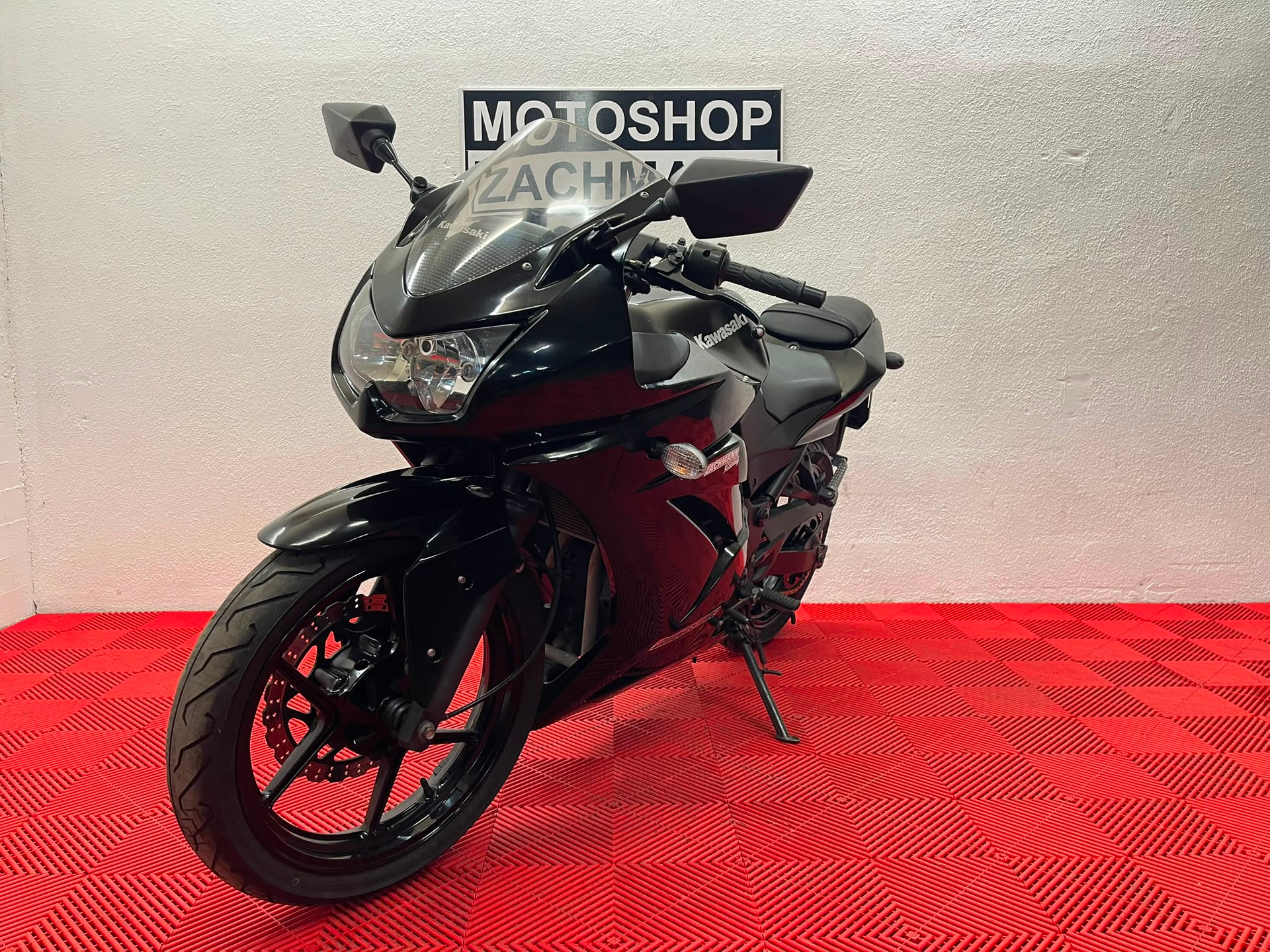 KAWASAKI Ninja 250 R-showroom-element-2