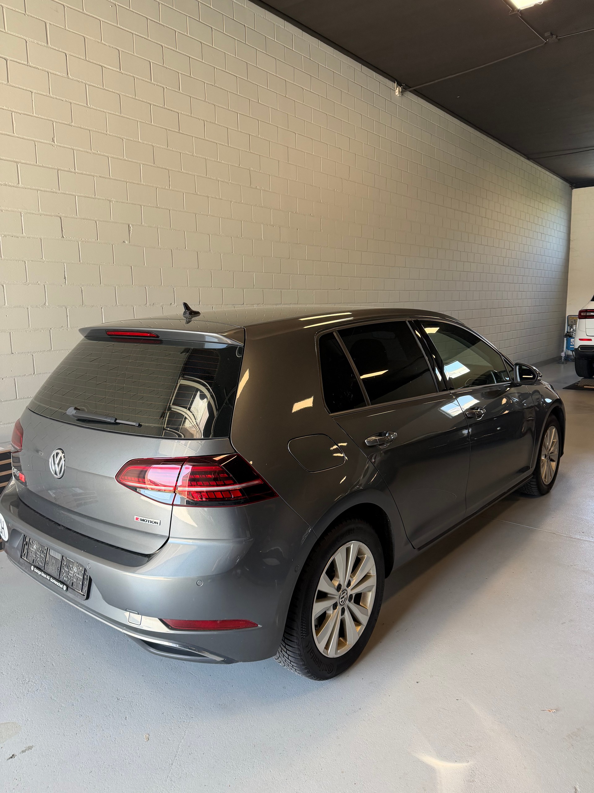 VW Golf 2.0 TDI Comfortline 4Motion DSG-image-2