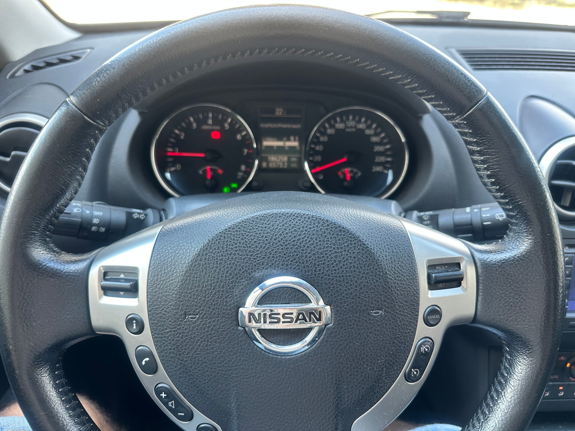 NISSAN Qashqai 2.0 4WD tekna-image-9