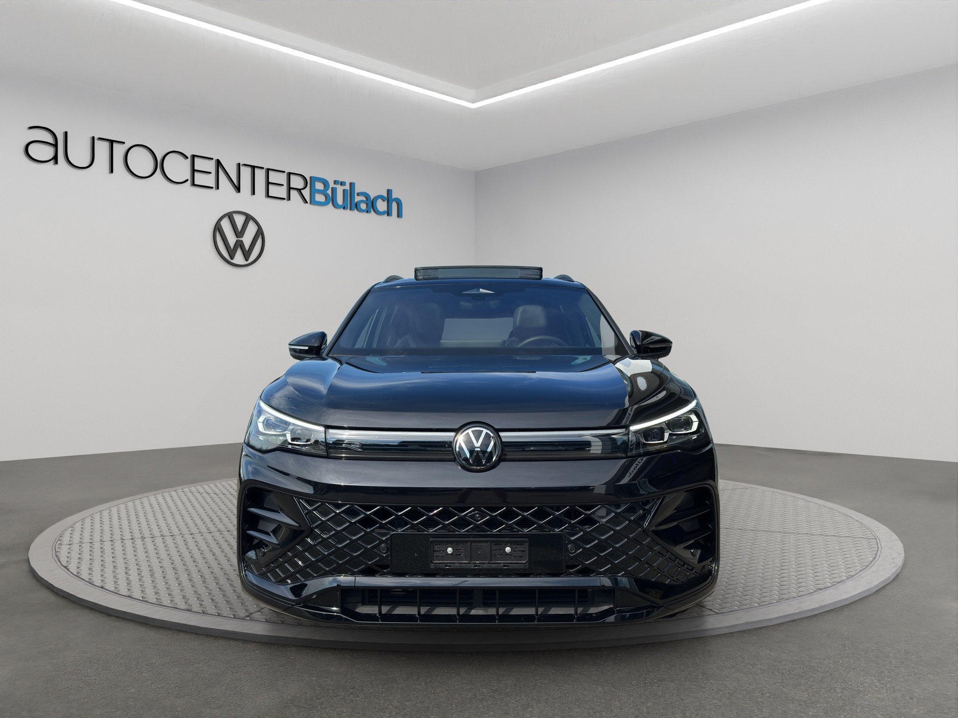 VW Tiguan 2.0 TDI SCR R-Line 4Motion DSG-image-1
