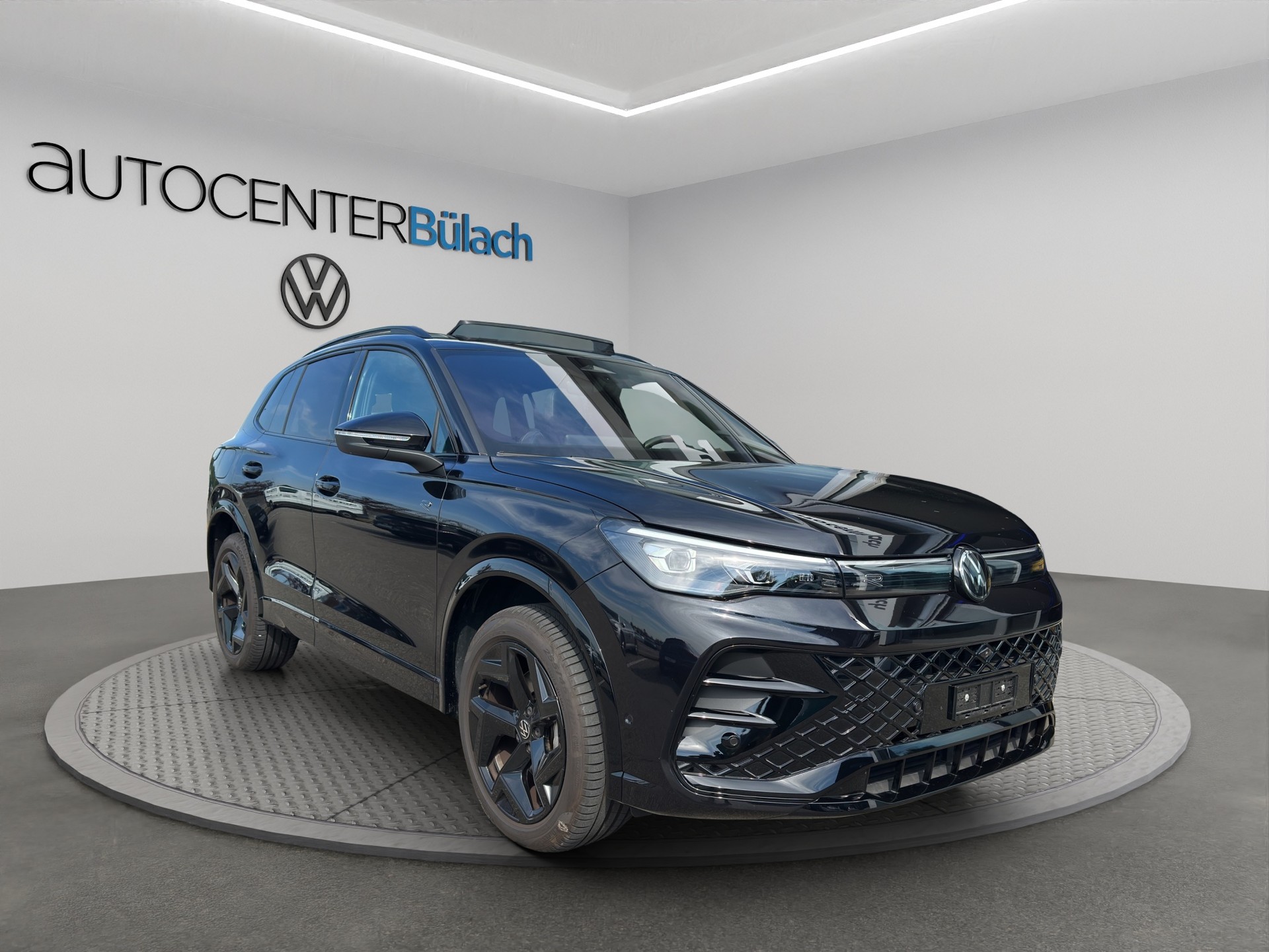VW Tiguan 2.0 TDI SCR R-Line 4Motion DSG-image-2