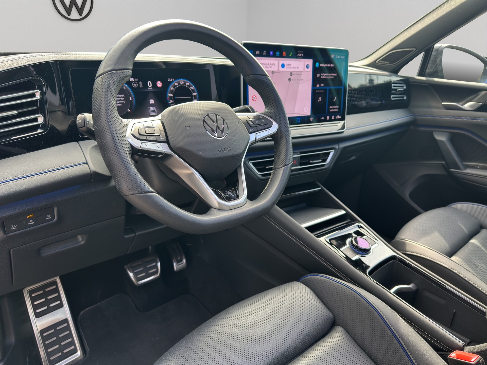 VW Tiguan 2.0 TDI SCR R-Line 4Motion DSG-image-9