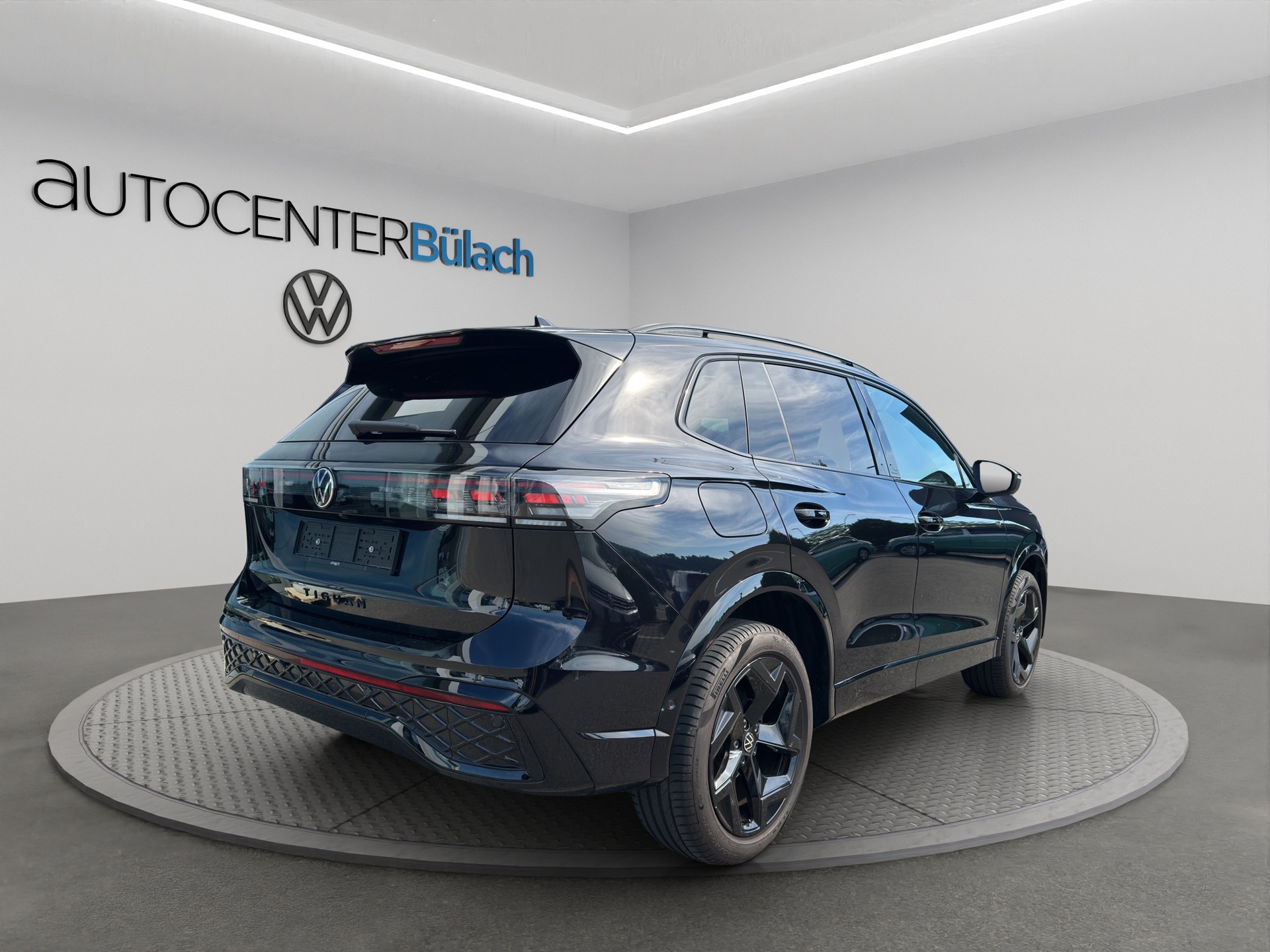 VW Tiguan 2.0 TDI SCR R-Line 4Motion DSG-image-4