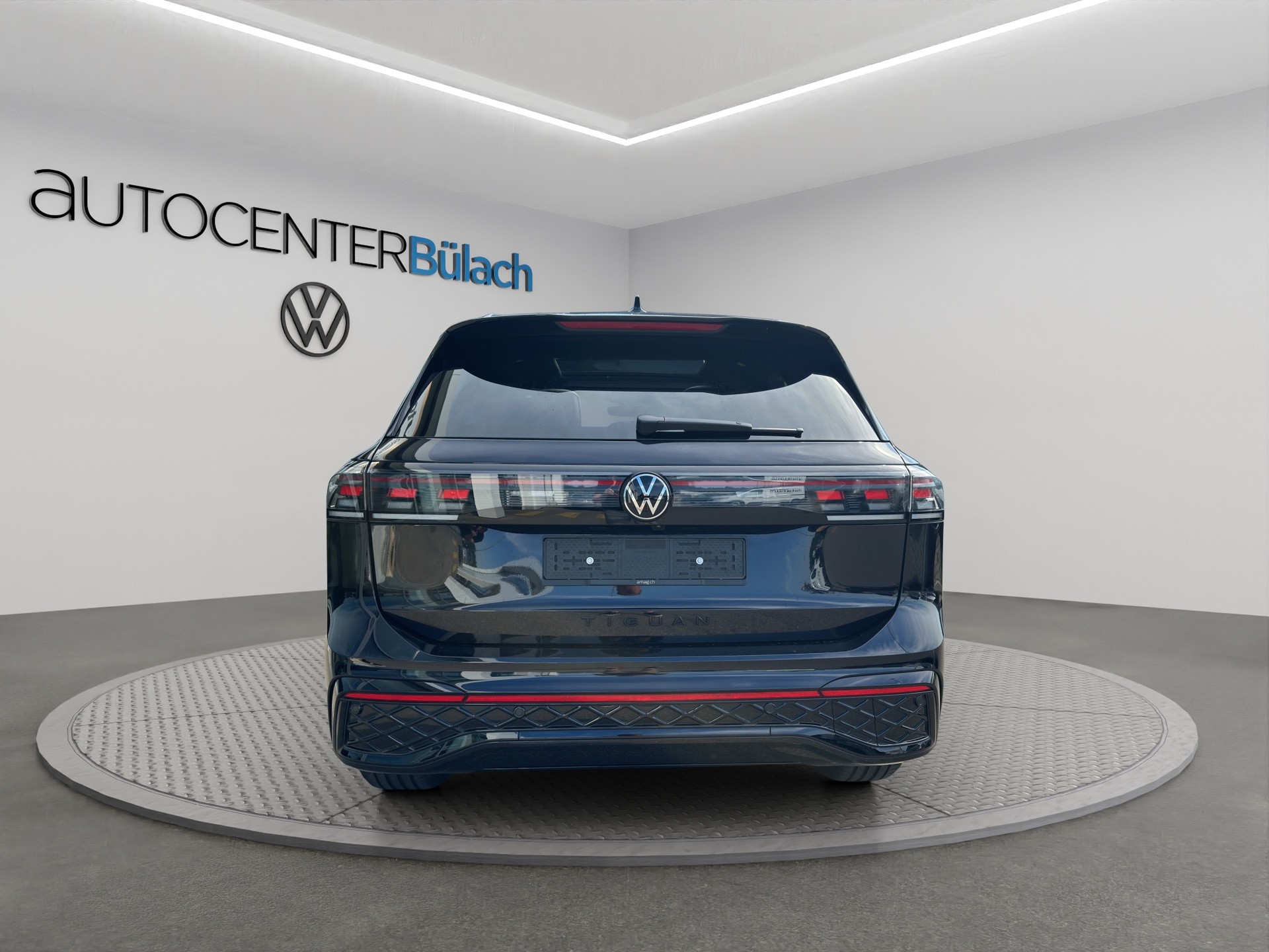 VW Tiguan 2.0 TDI SCR R-Line 4Motion DSG-image-5