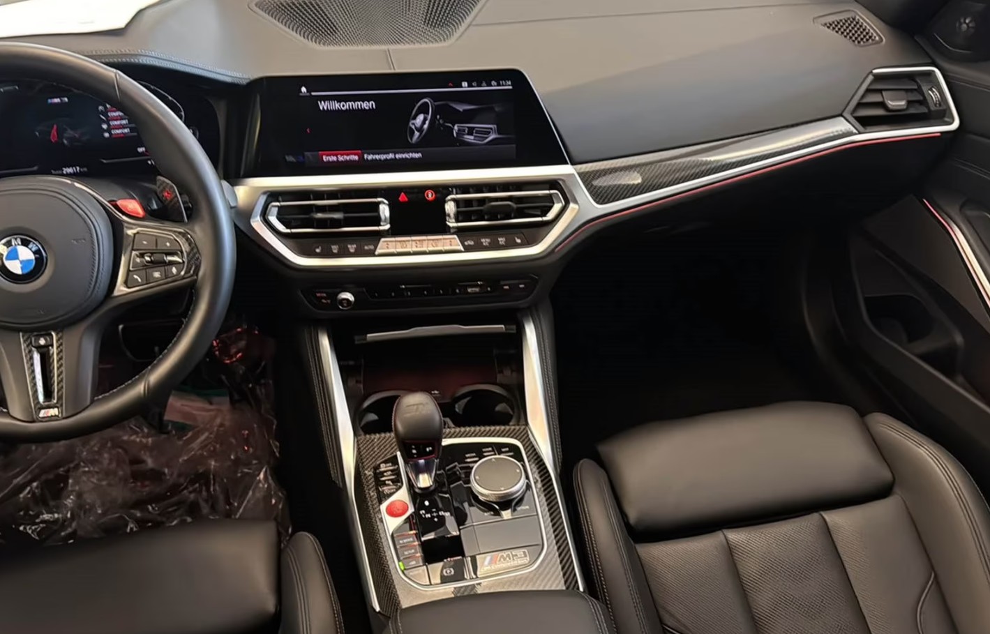 BMW M3 Competition M xDrive INDIVIDUAL-image-5