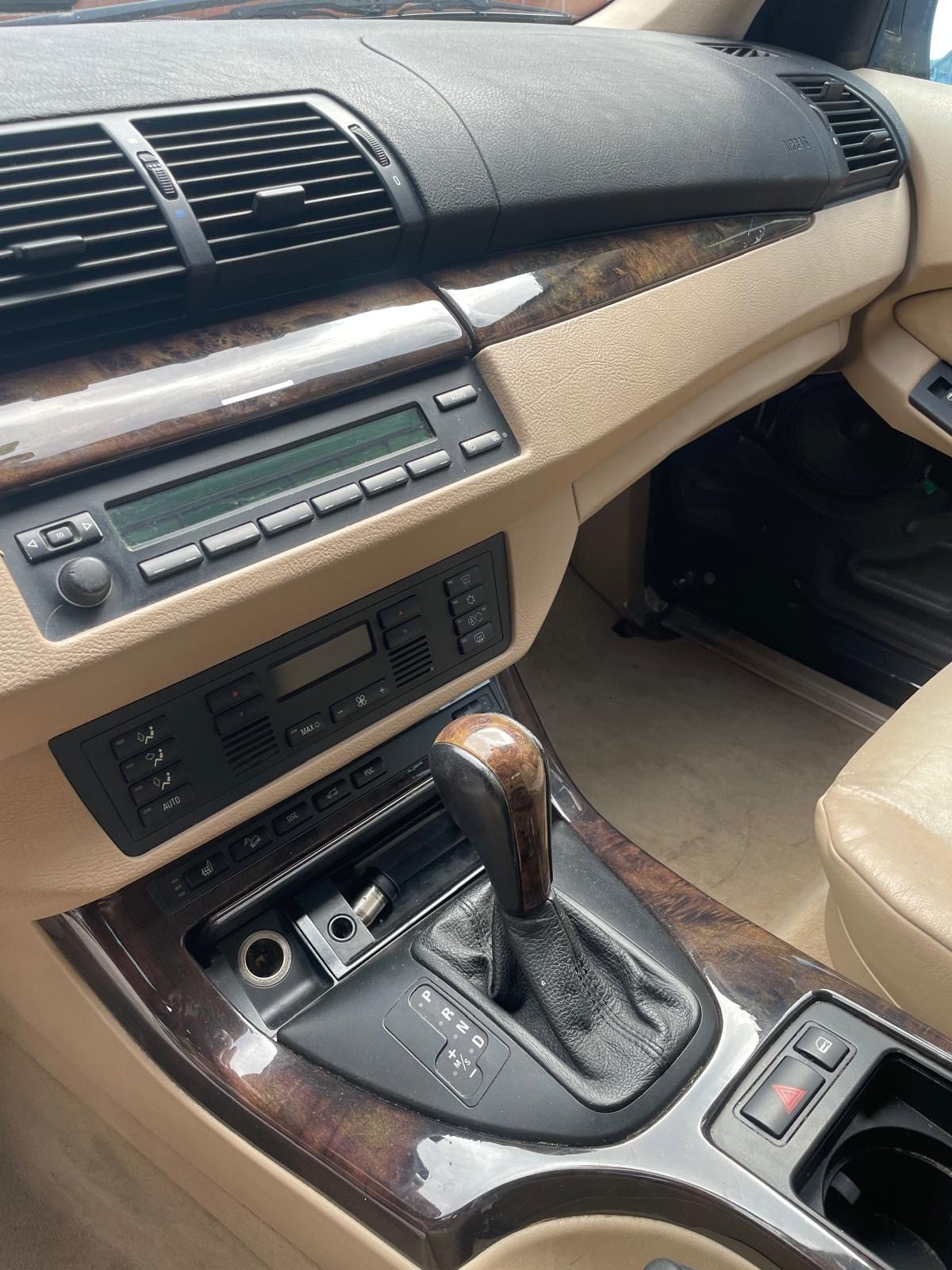BMW X5 4.4i-image-1