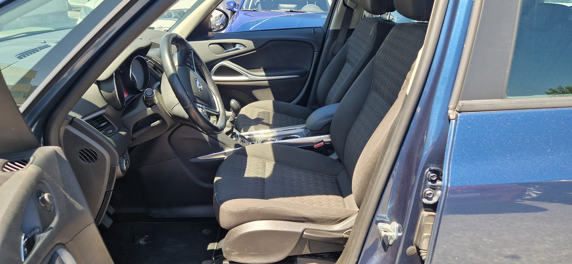 OPEL Zafira Tourer 1.4i 16V Cosmo-image-5
