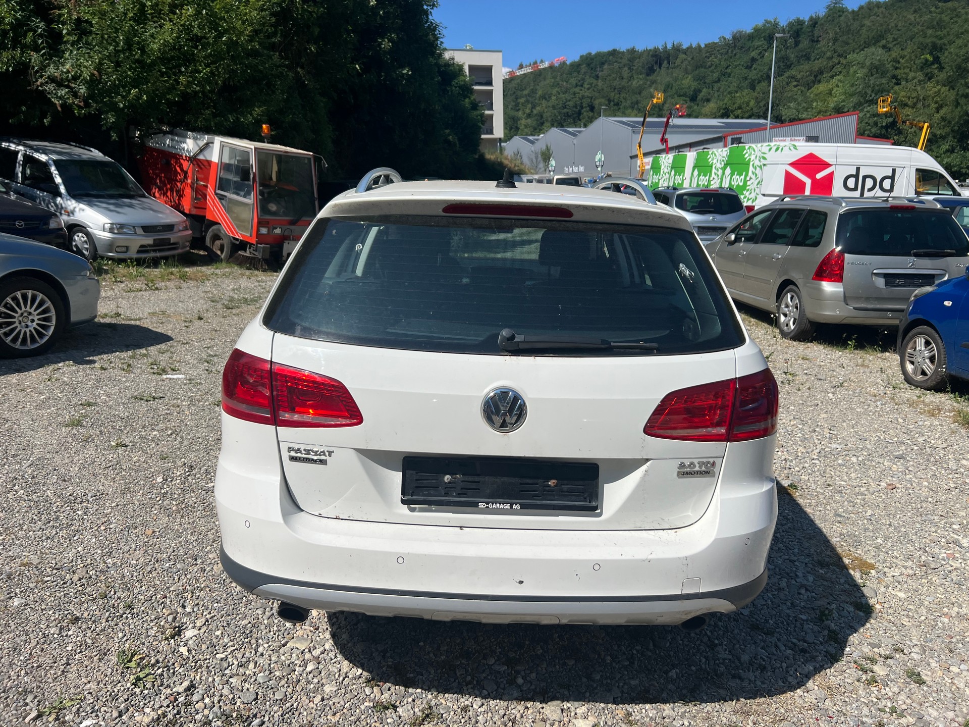 VW Passat Alltrack 2.0 TDI BMT 4Motion-image-5