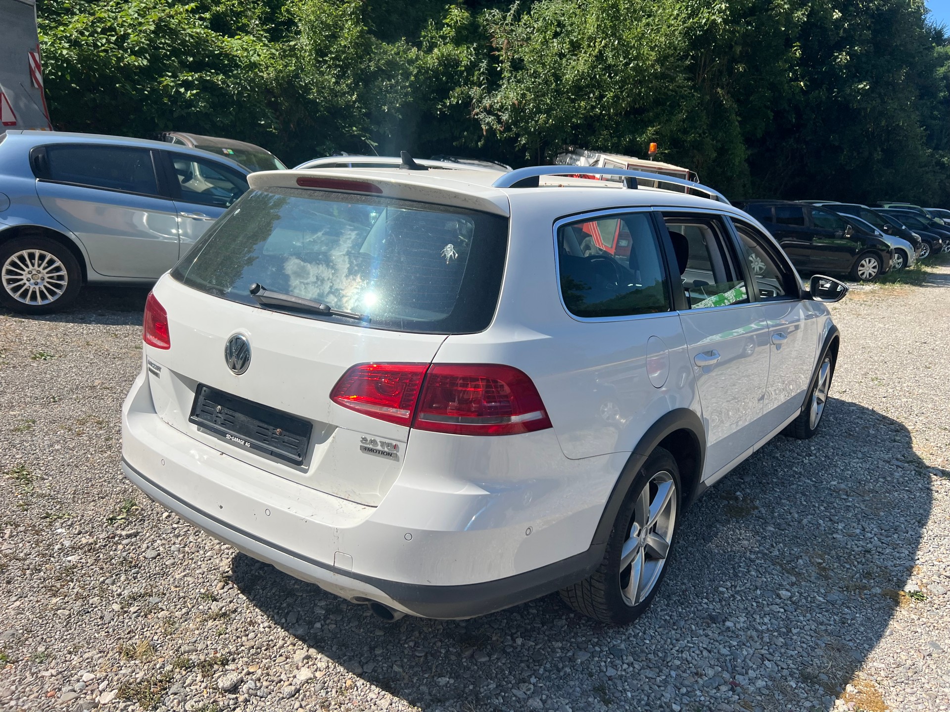 VW Passat Alltrack 2.0 TDI BMT 4Motion-image-4
