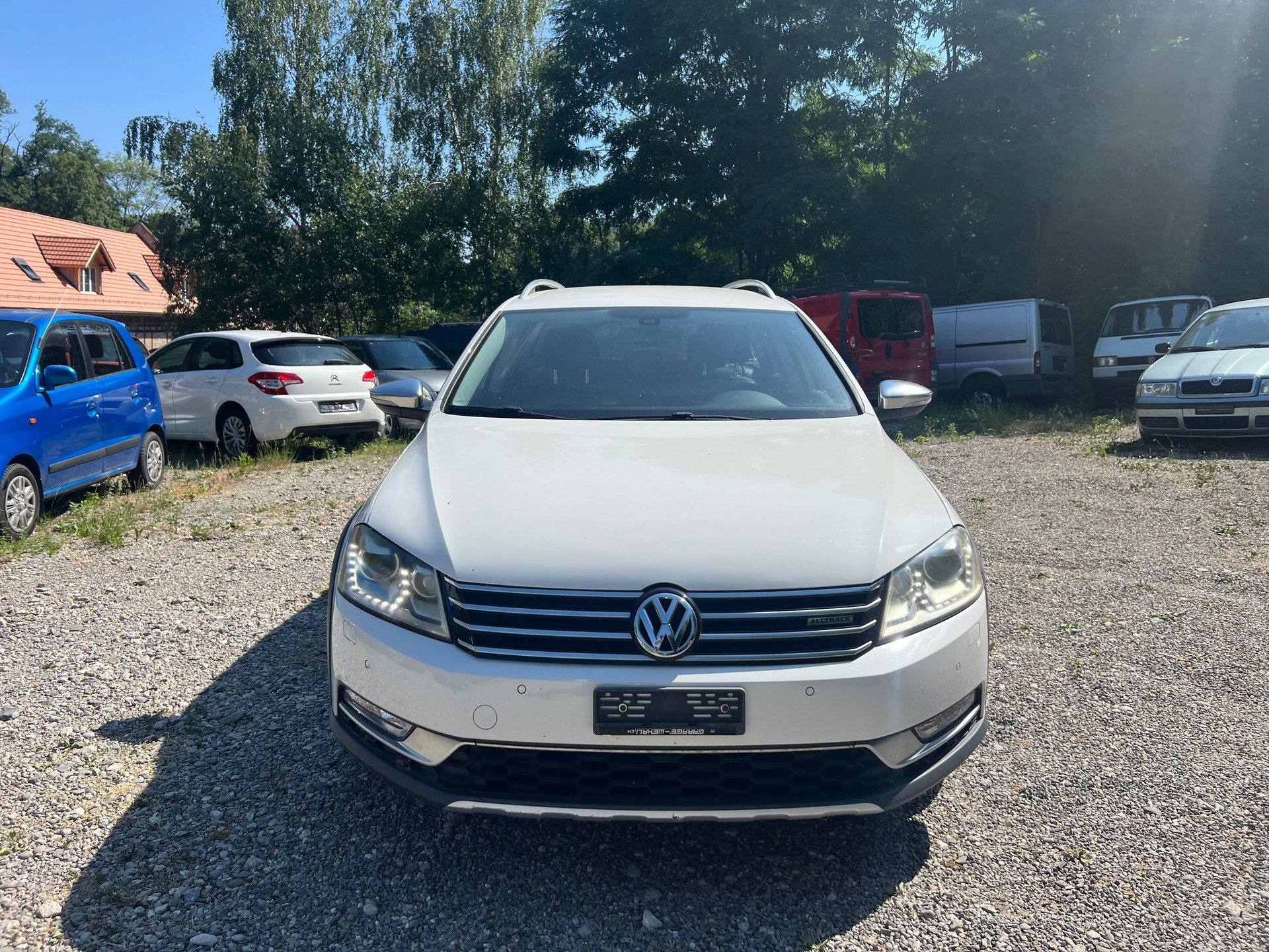 VW Passat Alltrack 2.0 TDI BMT 4Motion-image-1