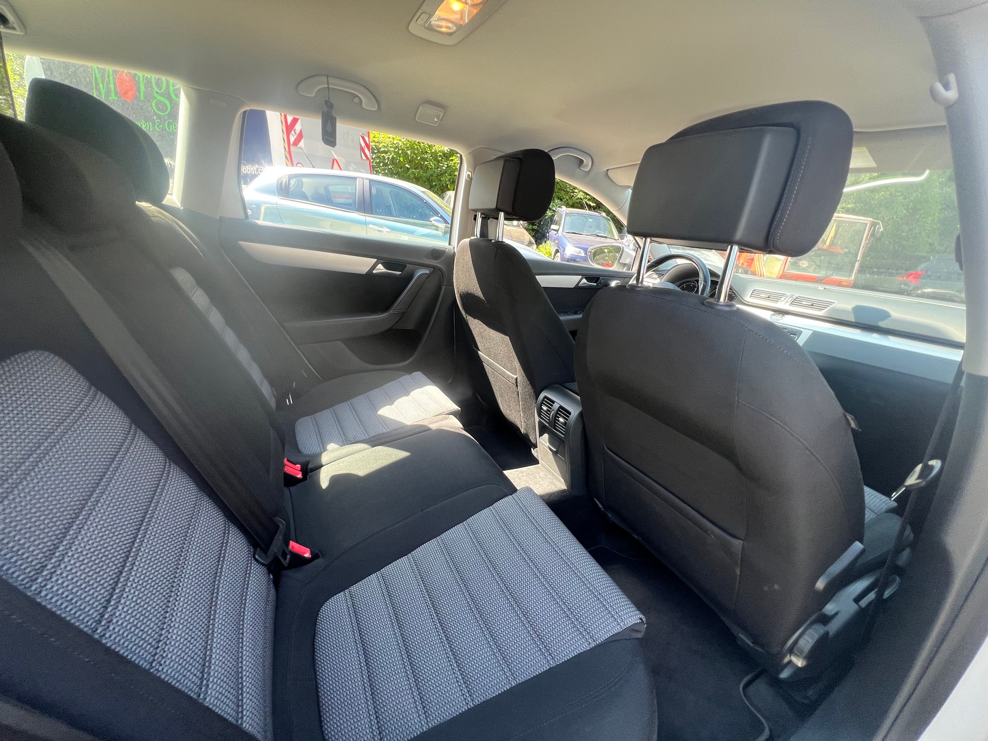 VW Passat Alltrack 2.0 TDI BMT 4Motion-image-11