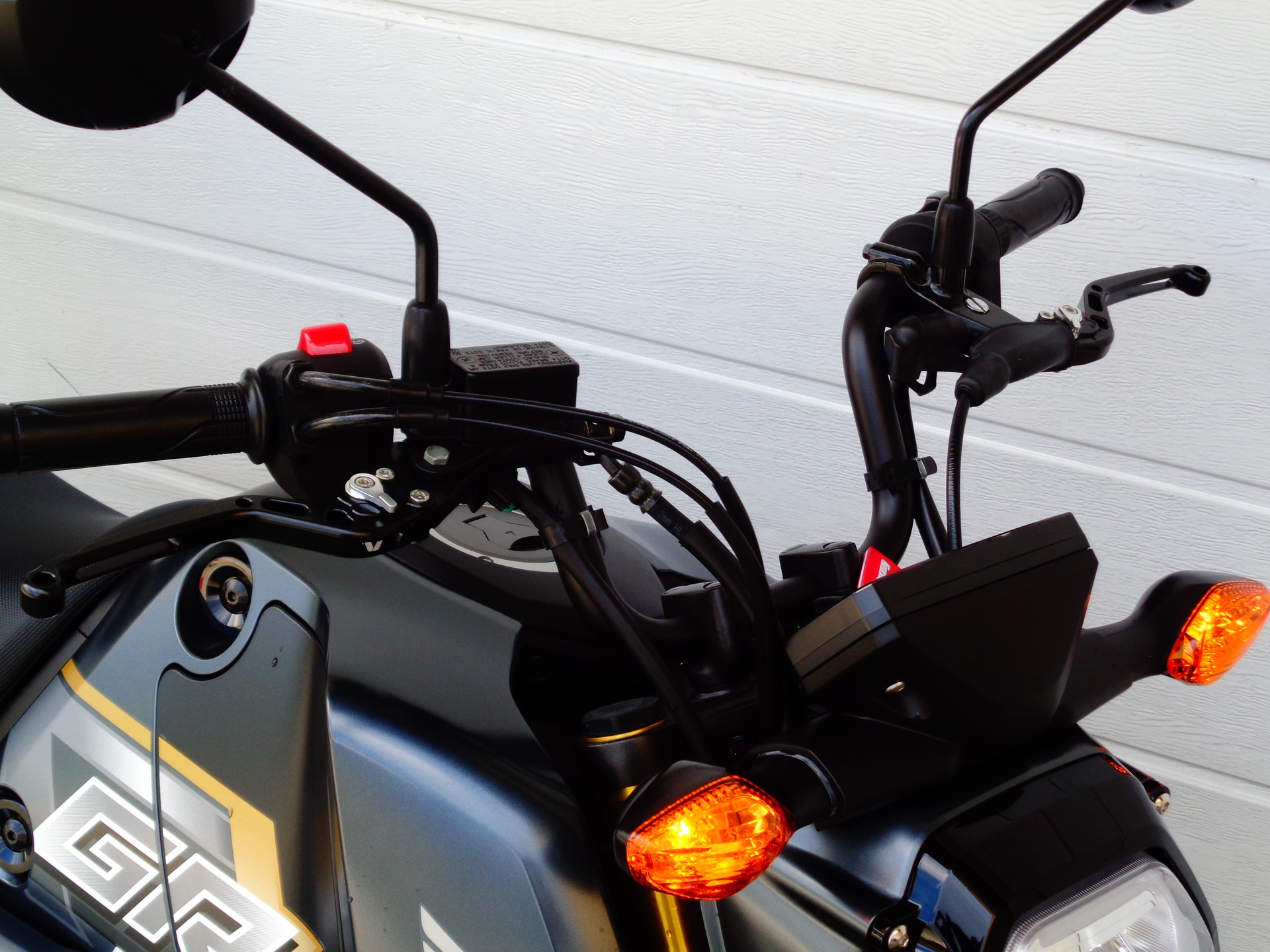 HONDA MSX 125 SP-Edition-showroom-element-2