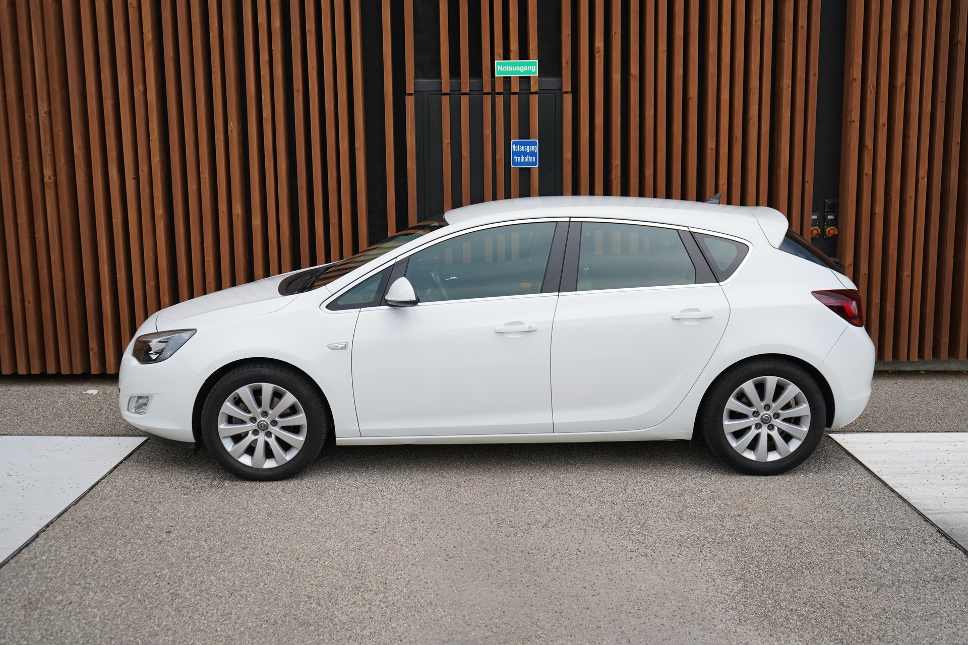 OPEL ASTRA 1.7 CDTi ECOFLEX ACTIVE EDITION l 130 PS-image-3