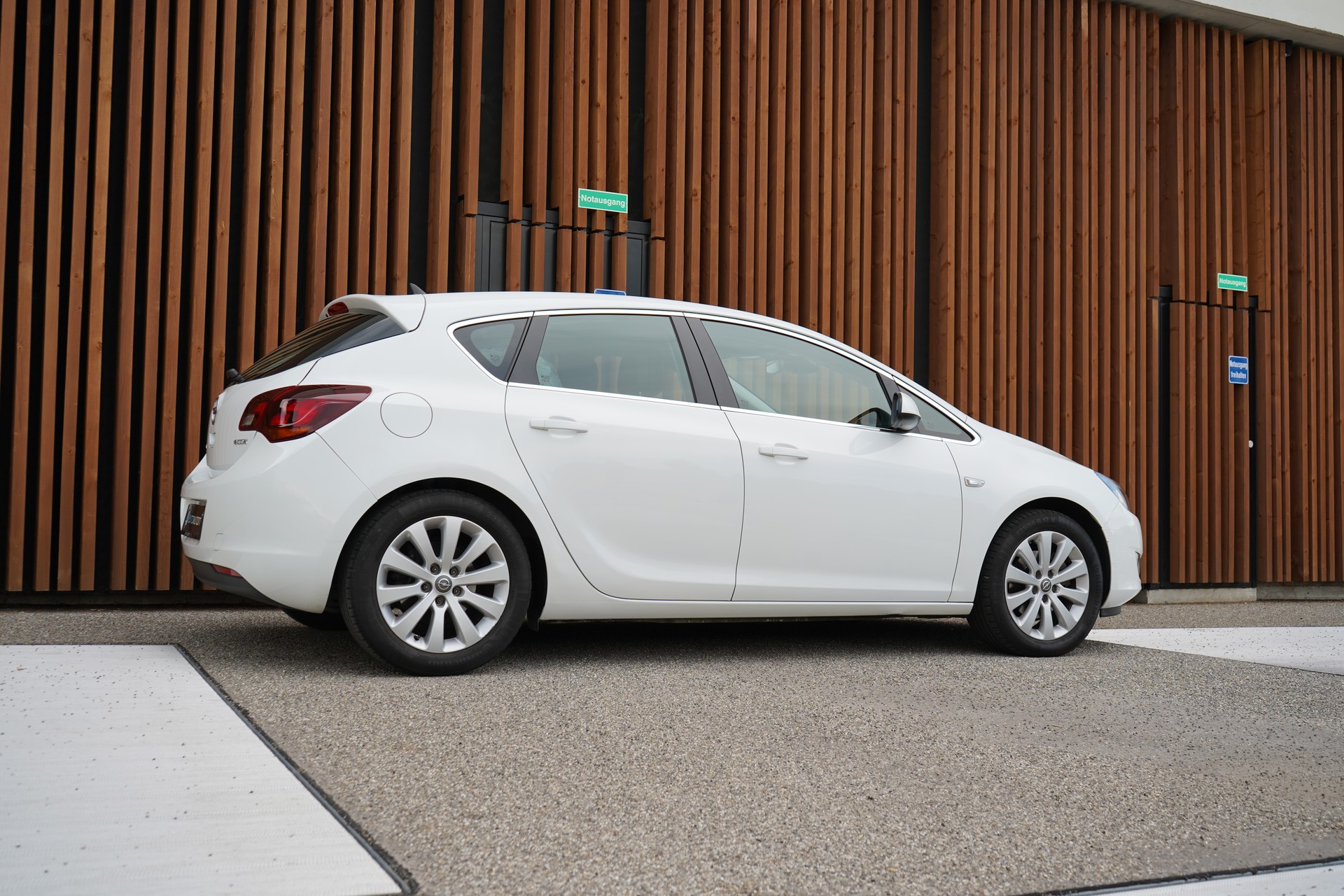 OPEL ASTRA 1.7 CDTi ECOFLEX ACTIVE EDITION l 130 PS-image-6