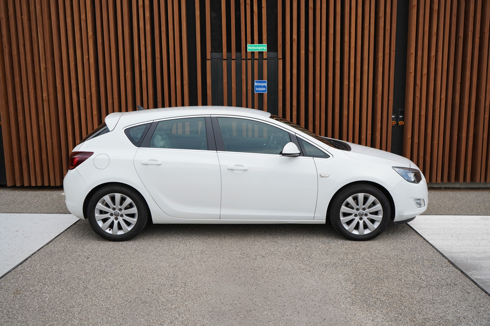 OPEL ASTRA 1.7 CDTi ECOFLEX ACTIVE EDITION l 130 PS-image-2