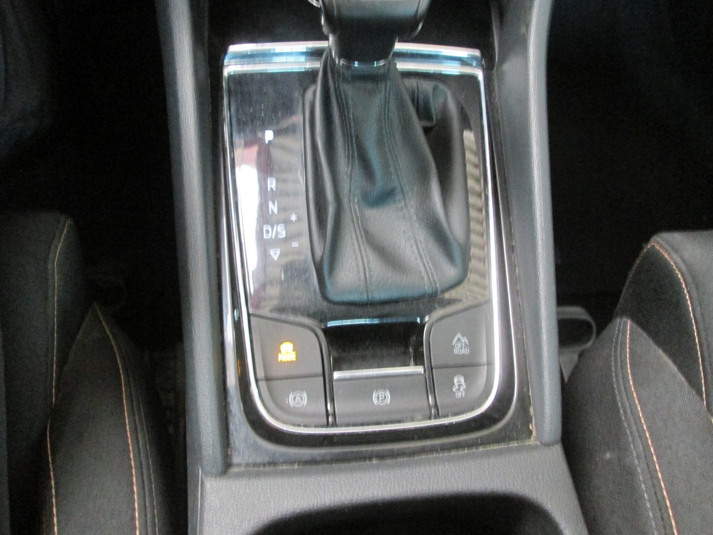 SKODA Karoq 1.5 TSI ACT Scout 4x4 DSG-image-12