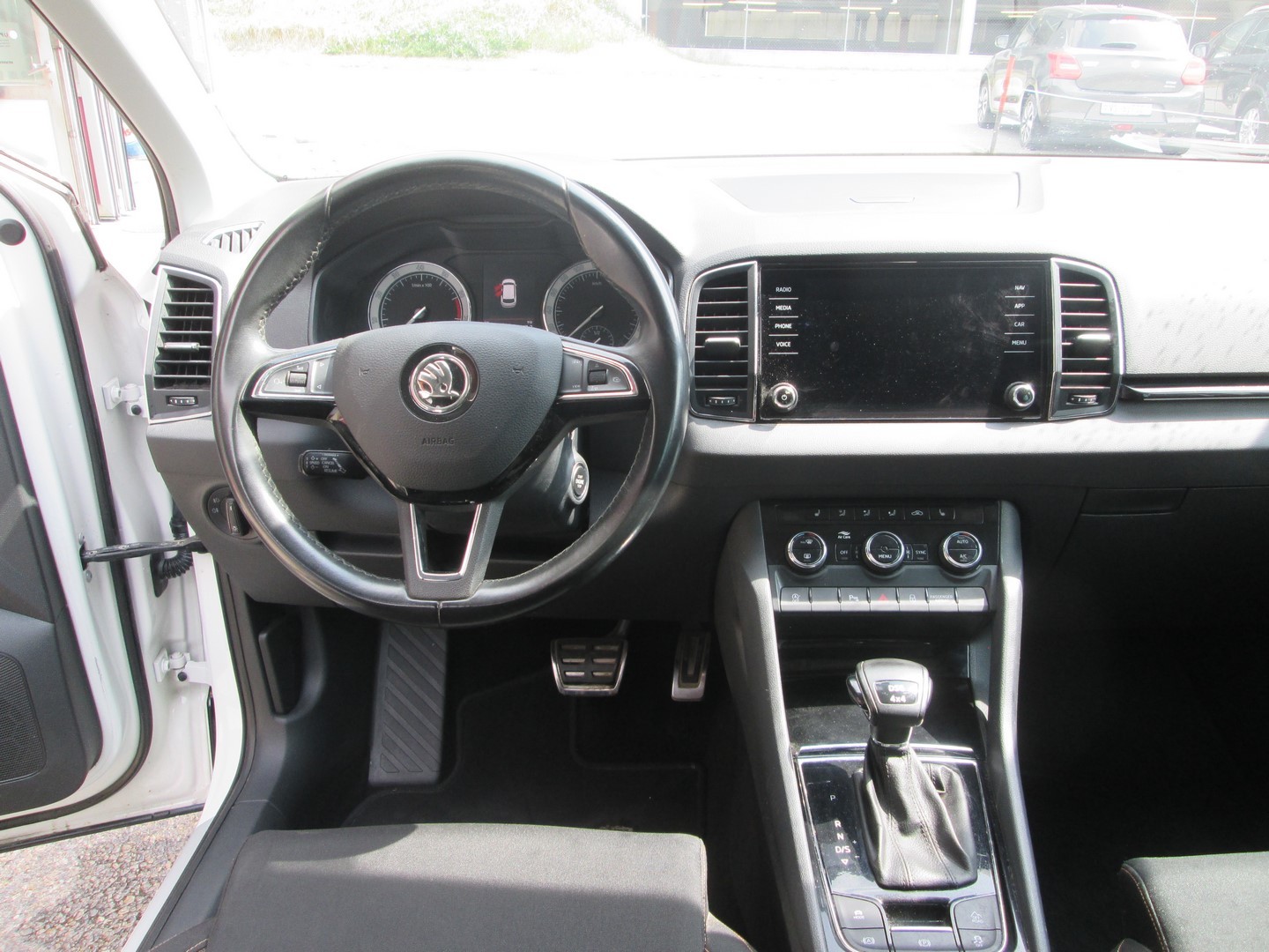 SKODA Karoq 1.5 TSI ACT Scout 4x4 DSG-image-7