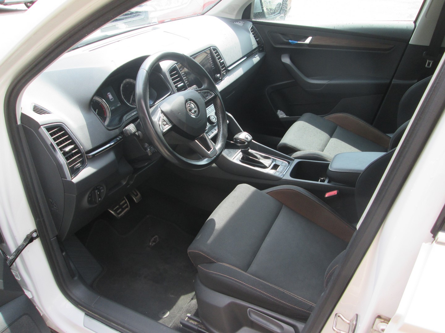 SKODA Karoq 1.5 TSI ACT Scout 4x4 DSG-image-4