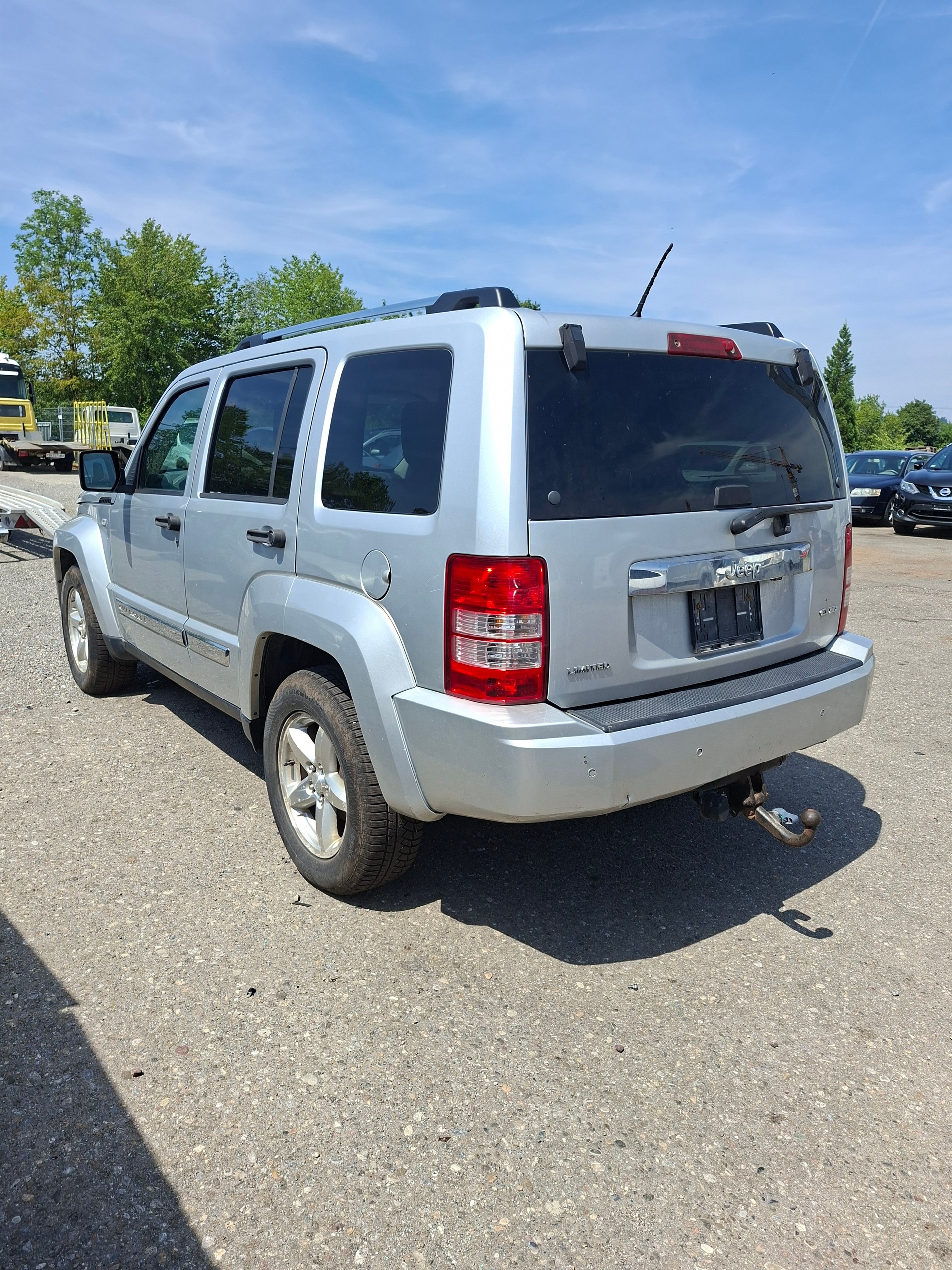 JEEP Cherokee 2.8 CRD Limited Automatic-image-2