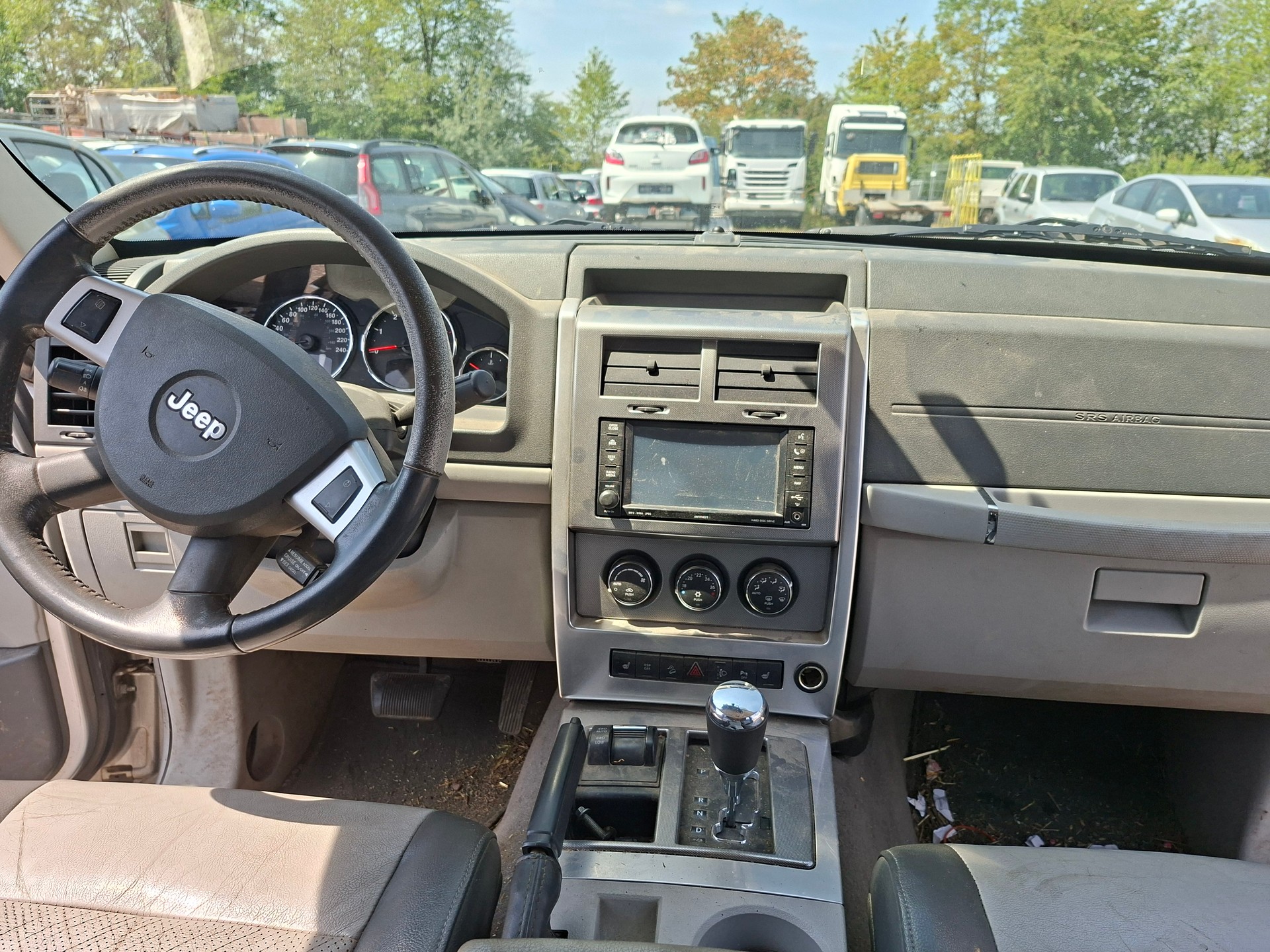 JEEP Cherokee 2.8 CRD Limited Automatic-image-7