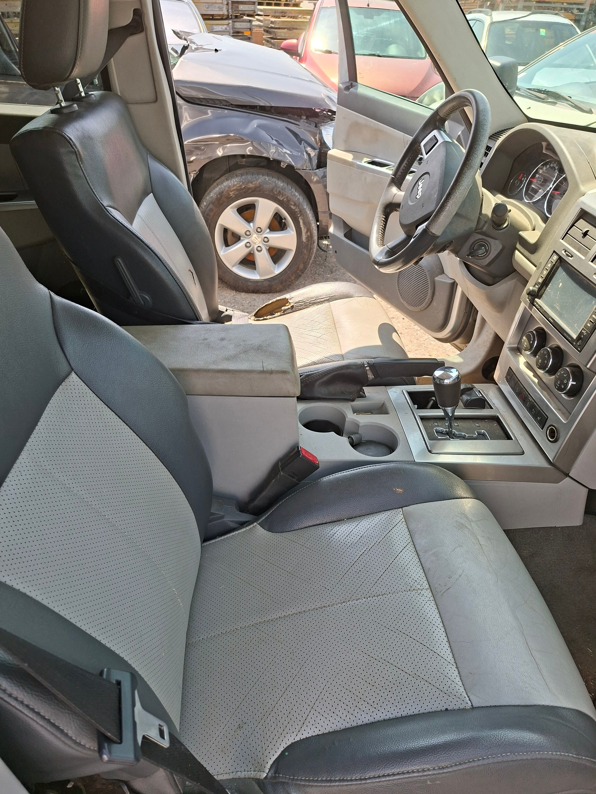 JEEP Cherokee 2.8 CRD Limited Automatic-image-12