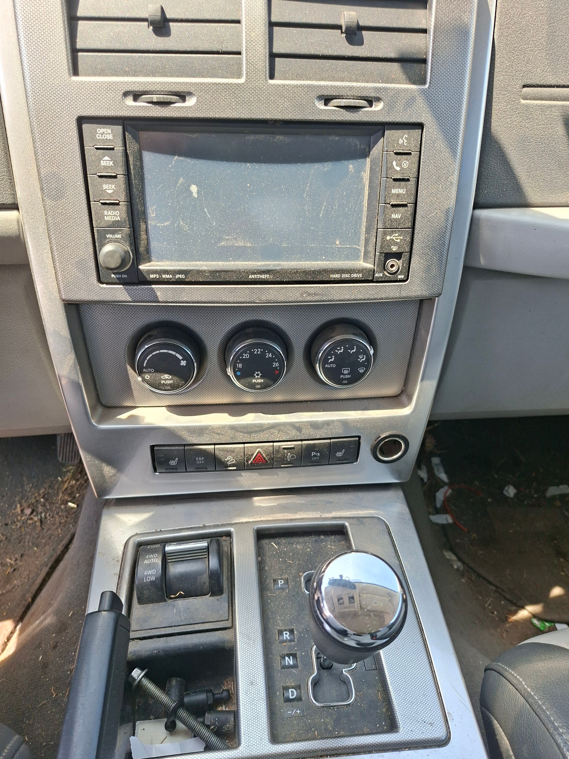 JEEP Cherokee 2.8 CRD Limited Automatic-image-8