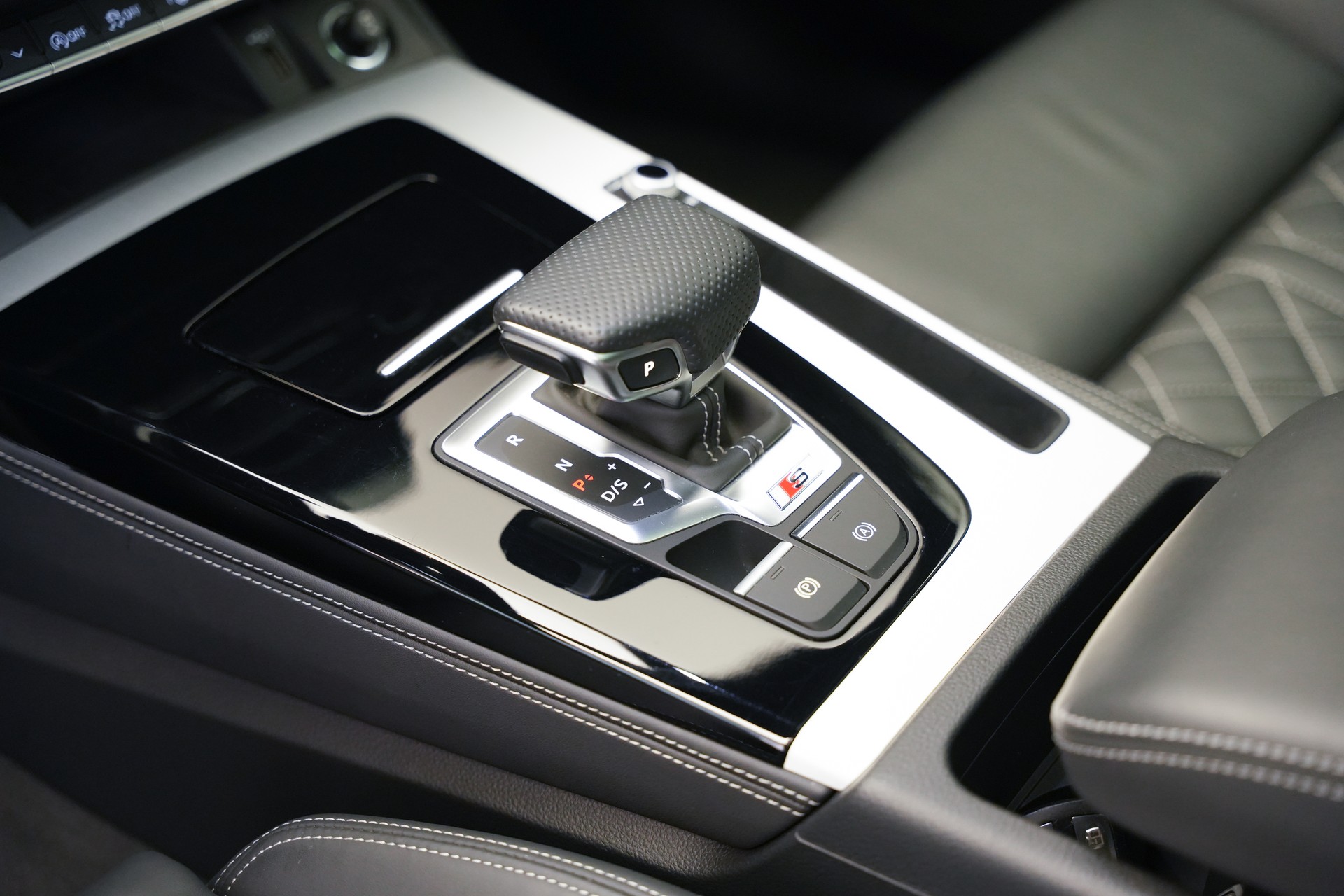 AUDI SQ5 Sportback TDI quattro tiptronic *CH-Fahrzeug* *Panorama*-image-21
