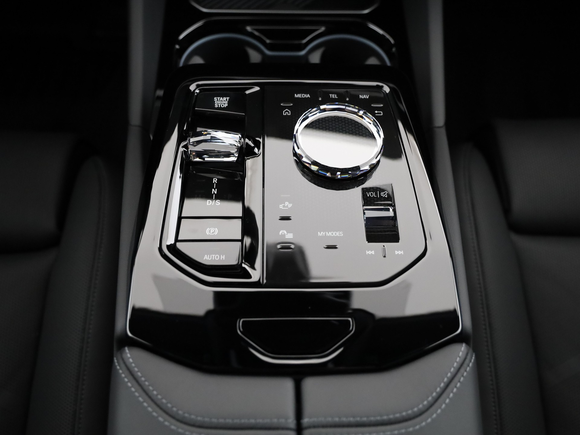 BMW 550e xDrive-image-17