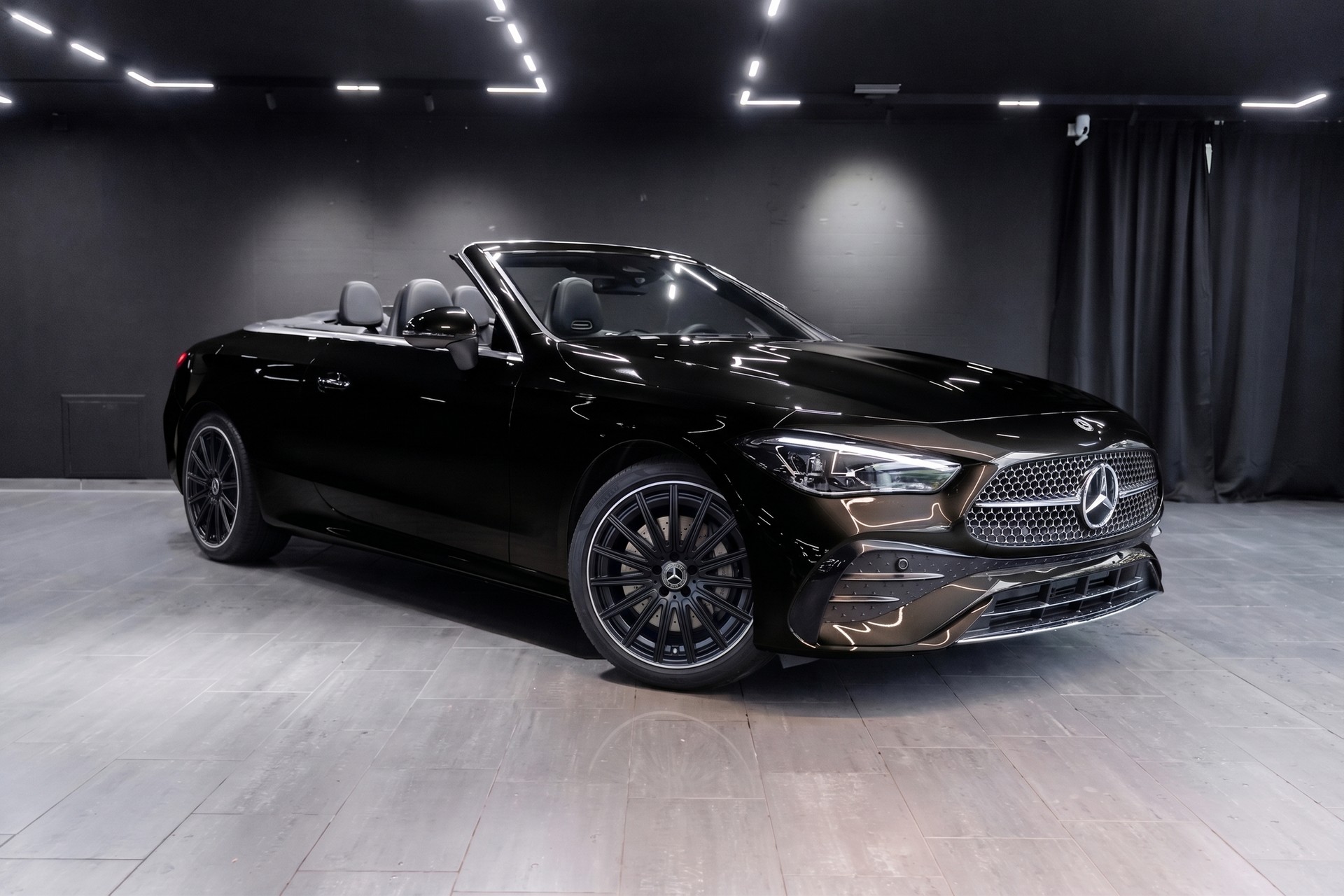 MERCEDES-BENZ CLE 200 Cabrio 4Matic 9G-Tronic-image-0