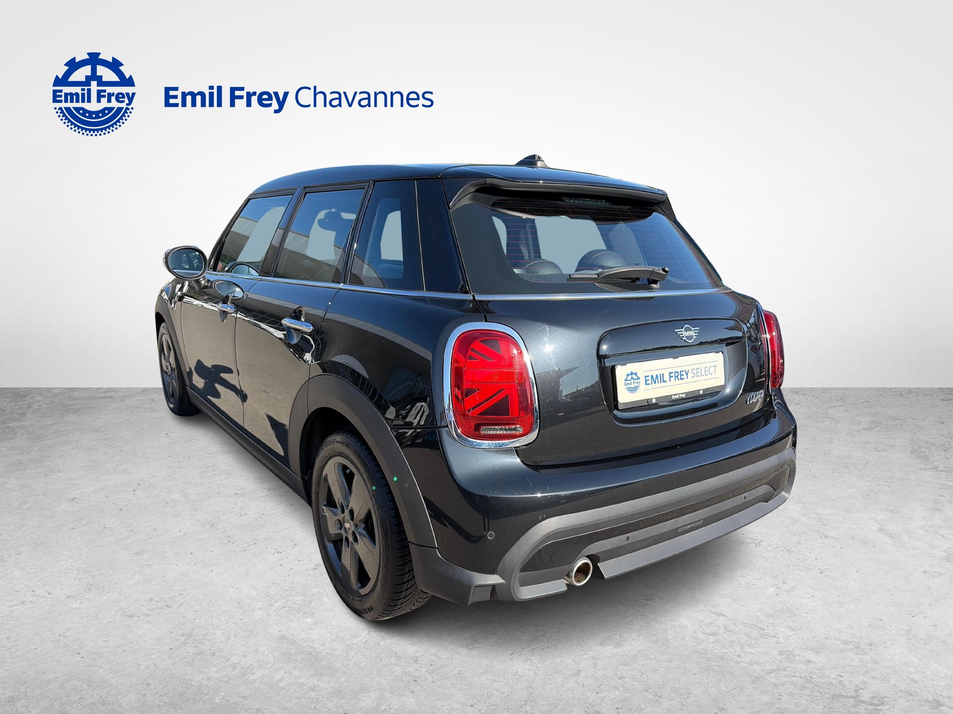 MINI F55 1.5i Cooper 136 Camden-showroom-element-2