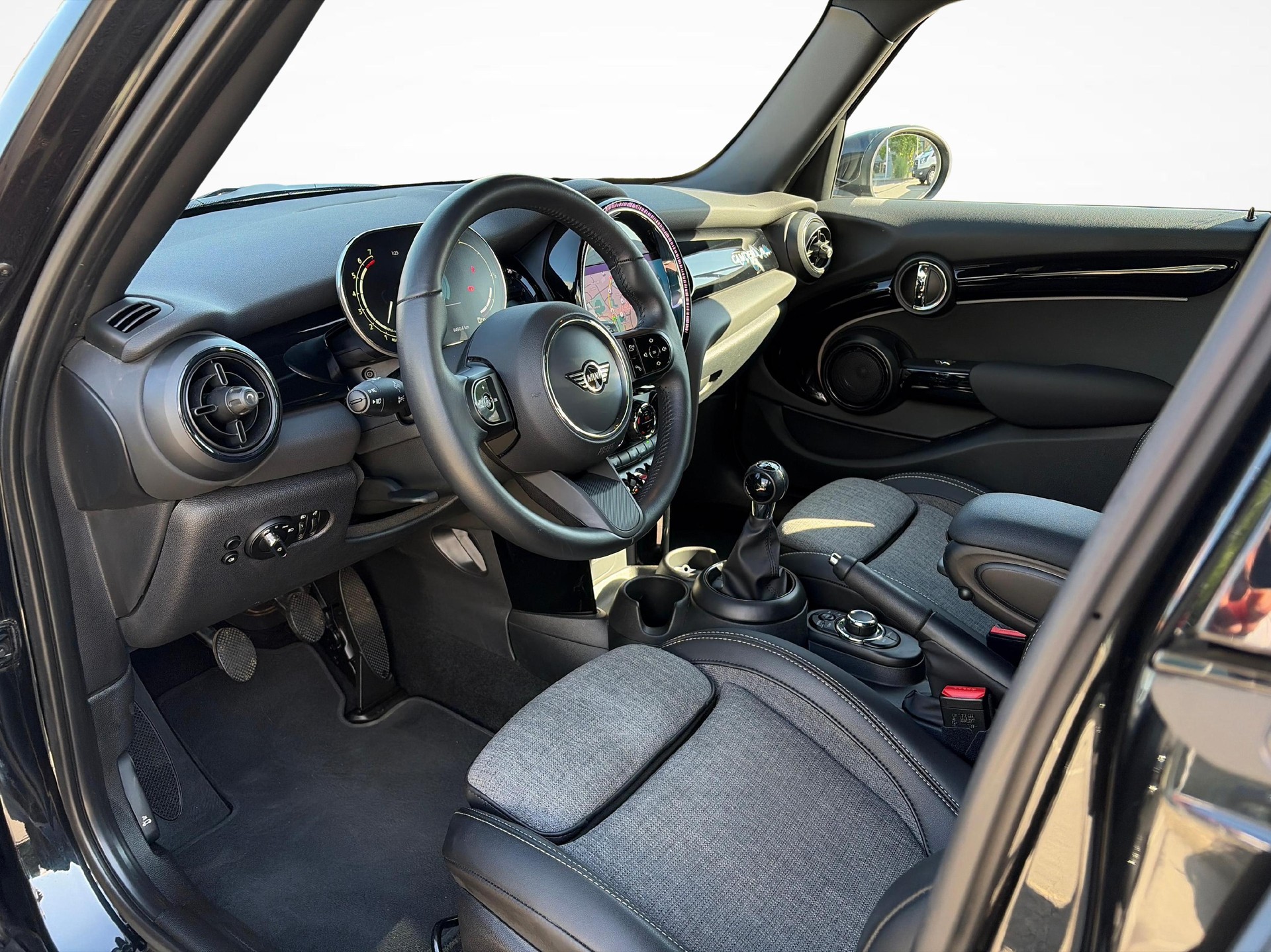 MINI F55 1.5i Cooper 136 Camden-image-8
