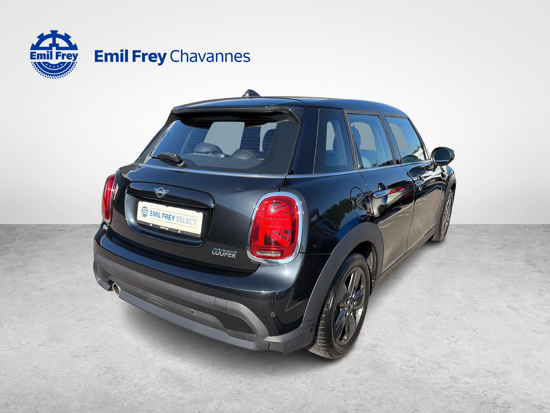 MINI F55 1.5i Cooper 136 Camden-showroom-element-3