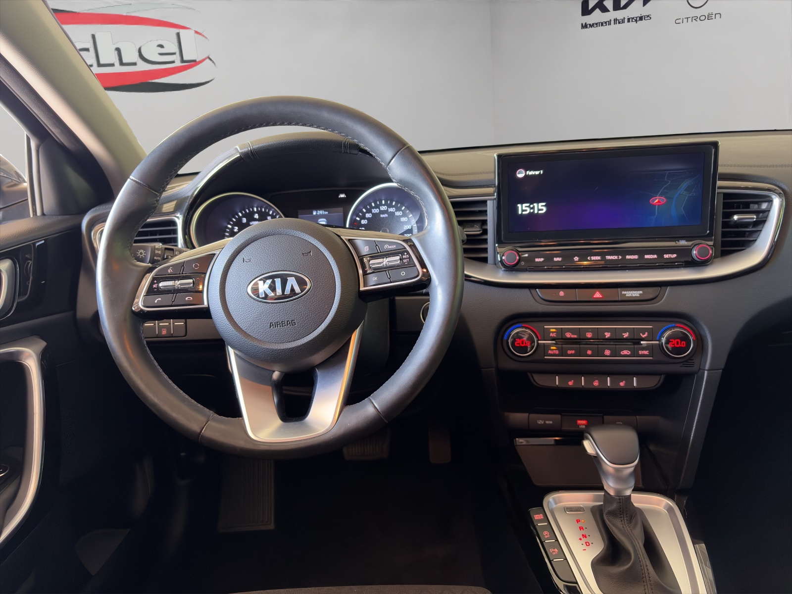 KIA Ceed 1.5 T-GDi MHEV Power DCT / Rückfahrkamera / Einparkhilfe hinten / Tempomat / Alarmanlage / inkl. Winterreifen-image-9